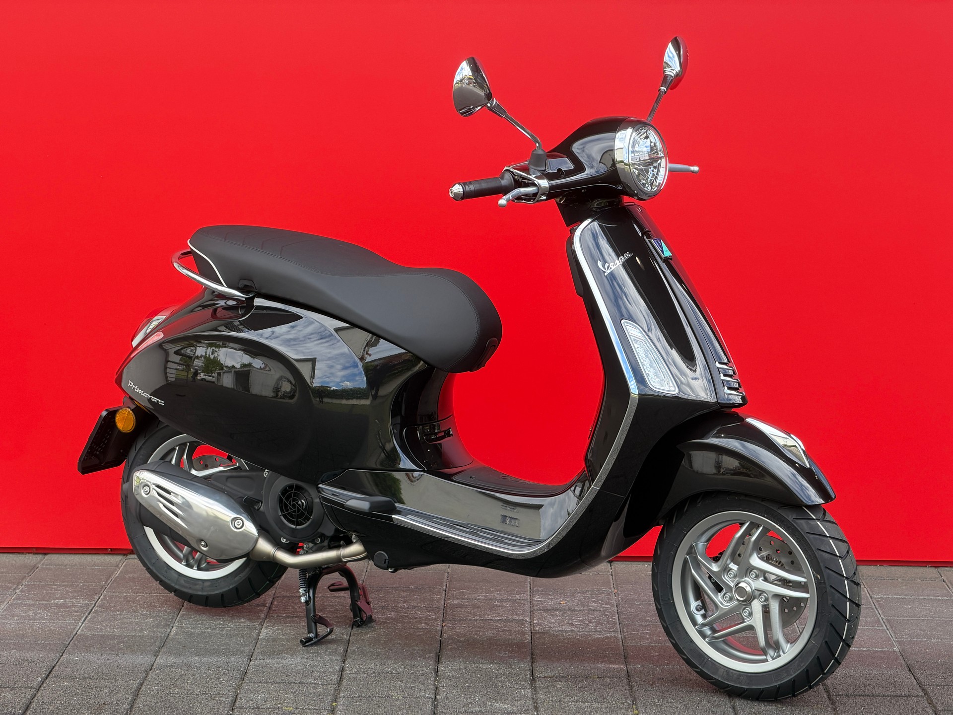 PIAGGIO Vespa 125 Primavera MY26-showroom-element-1