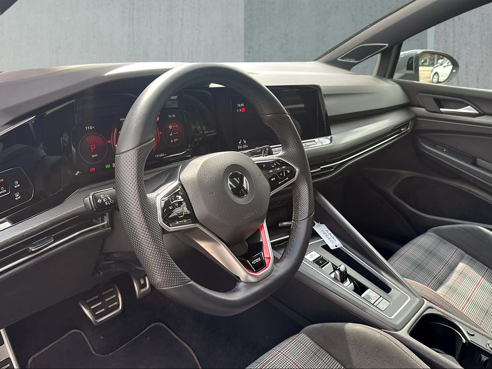 VW Golf 2.0 TSI GTI DSG-image-2