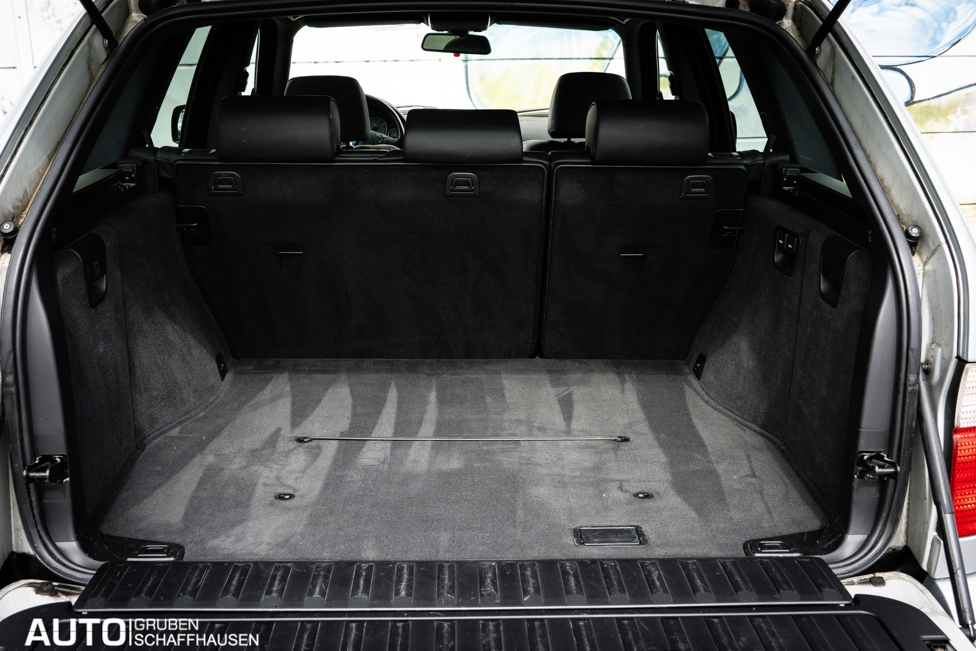 BMW X5 4.6is-image-24