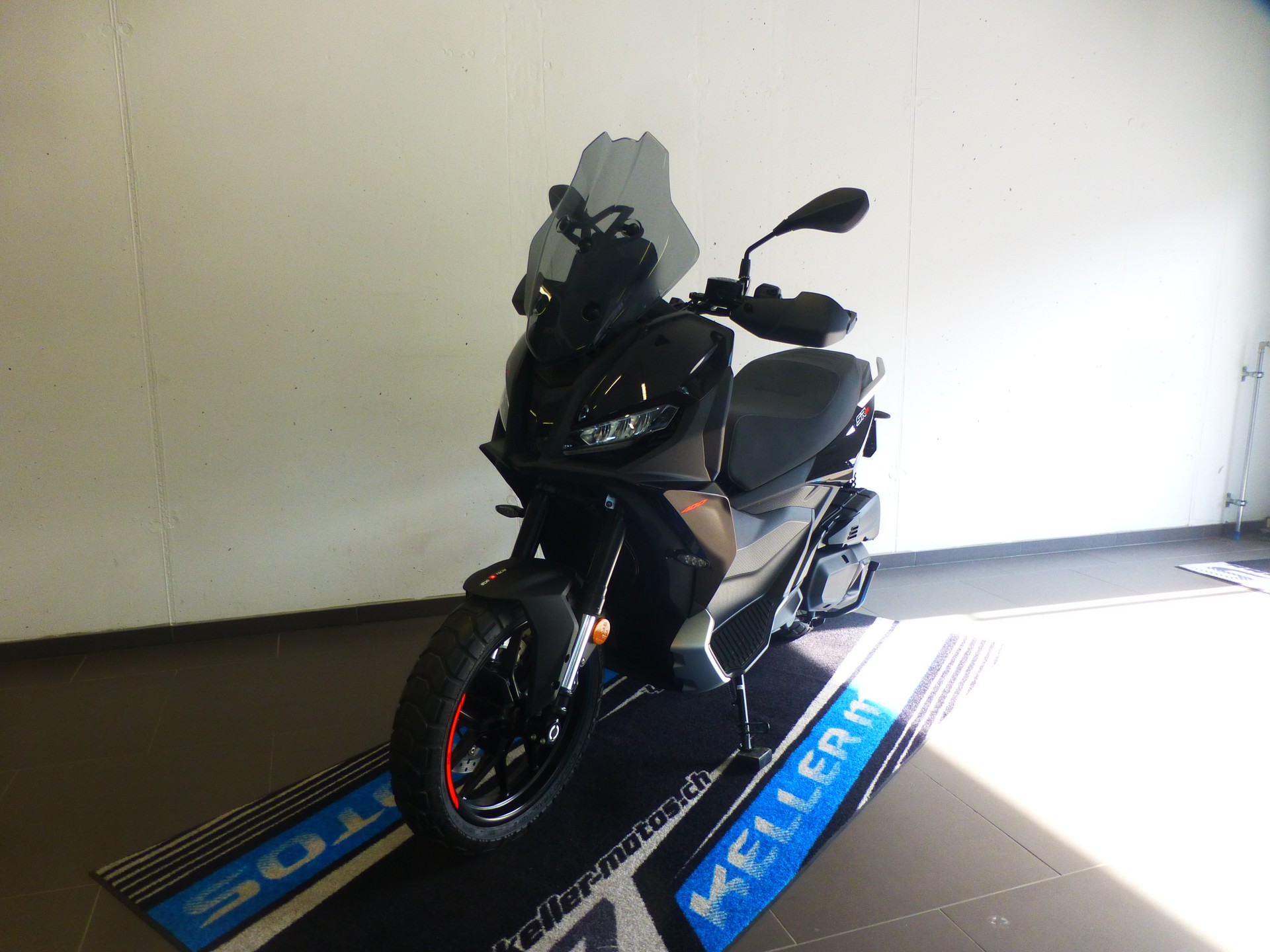 APRILIA SR 400 GT-image-13