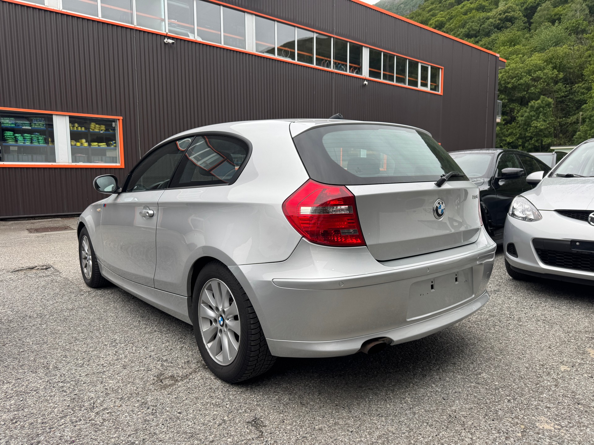 BMW 118i-image-4