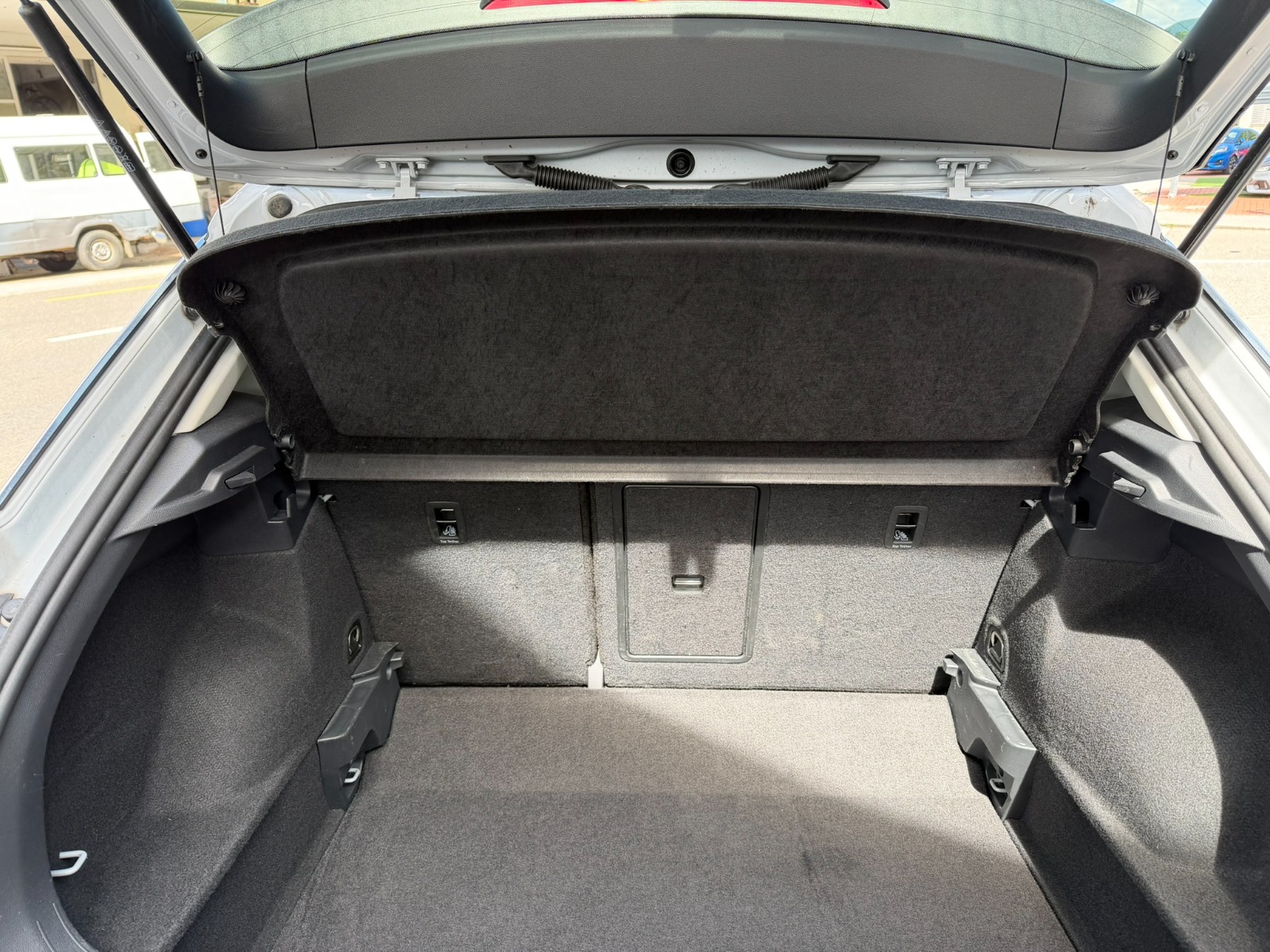 VW T-Roc 1.5 TSI EVO R-Line Ad. DSG-image-10