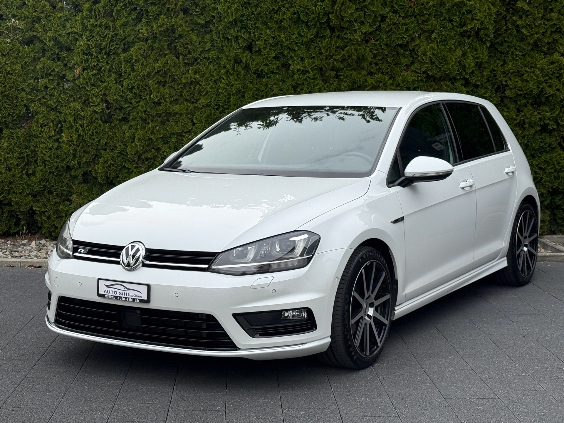 VW Golf 1.4 TSI Lounge R-Line DSG-showroom-element-2