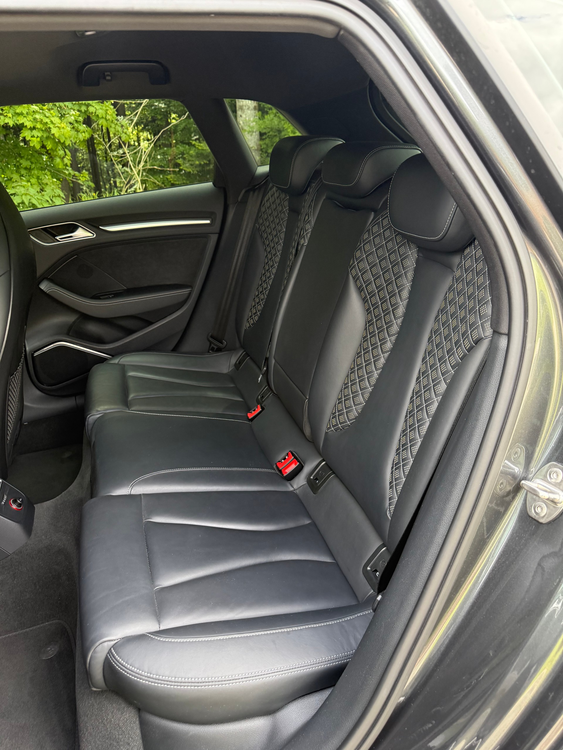 AUDI RS3 2.5 TFSI quattro S-Tronic-image-4