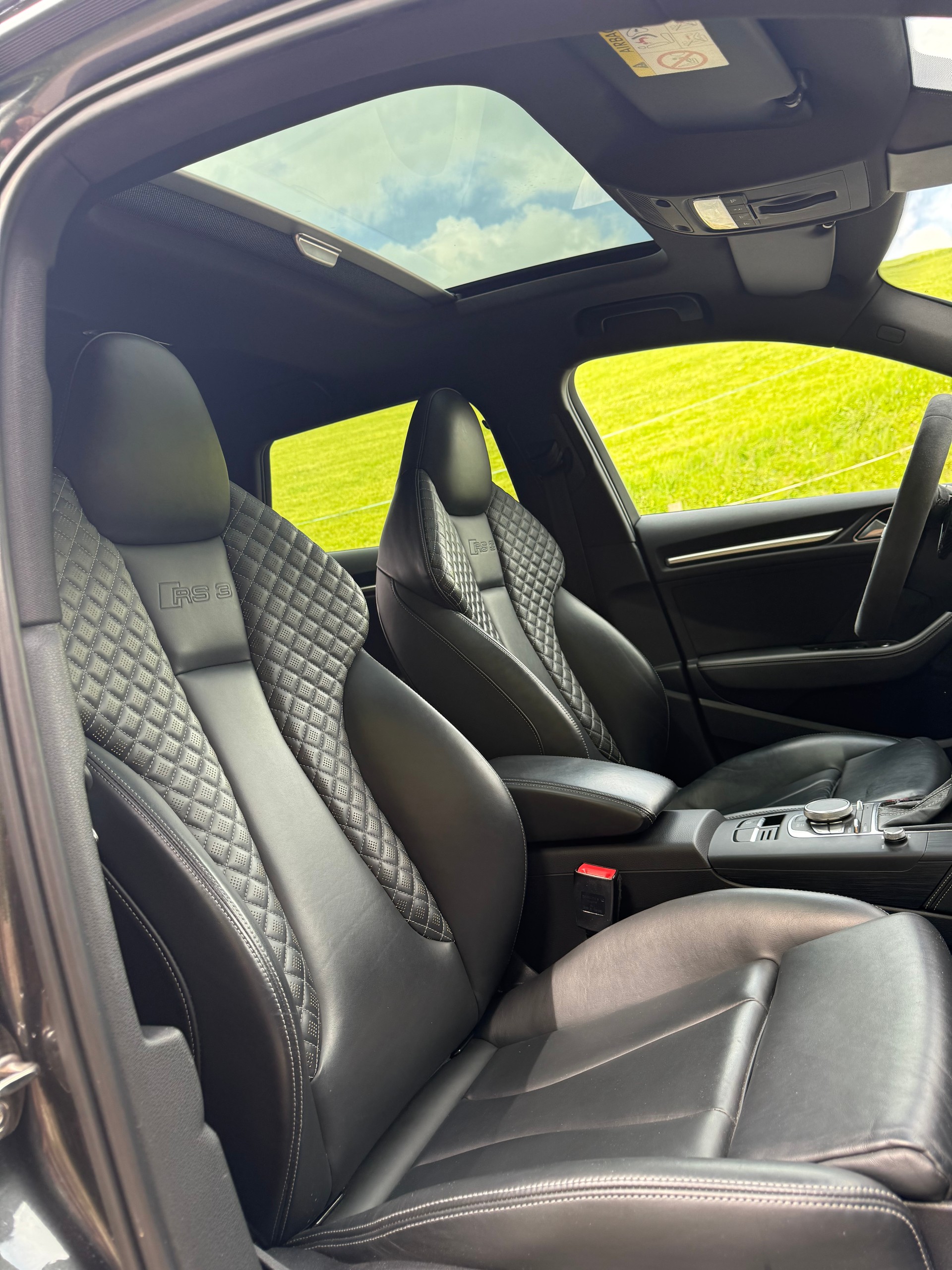 AUDI RS3 2.5 TFSI quattro S-Tronic-image-3