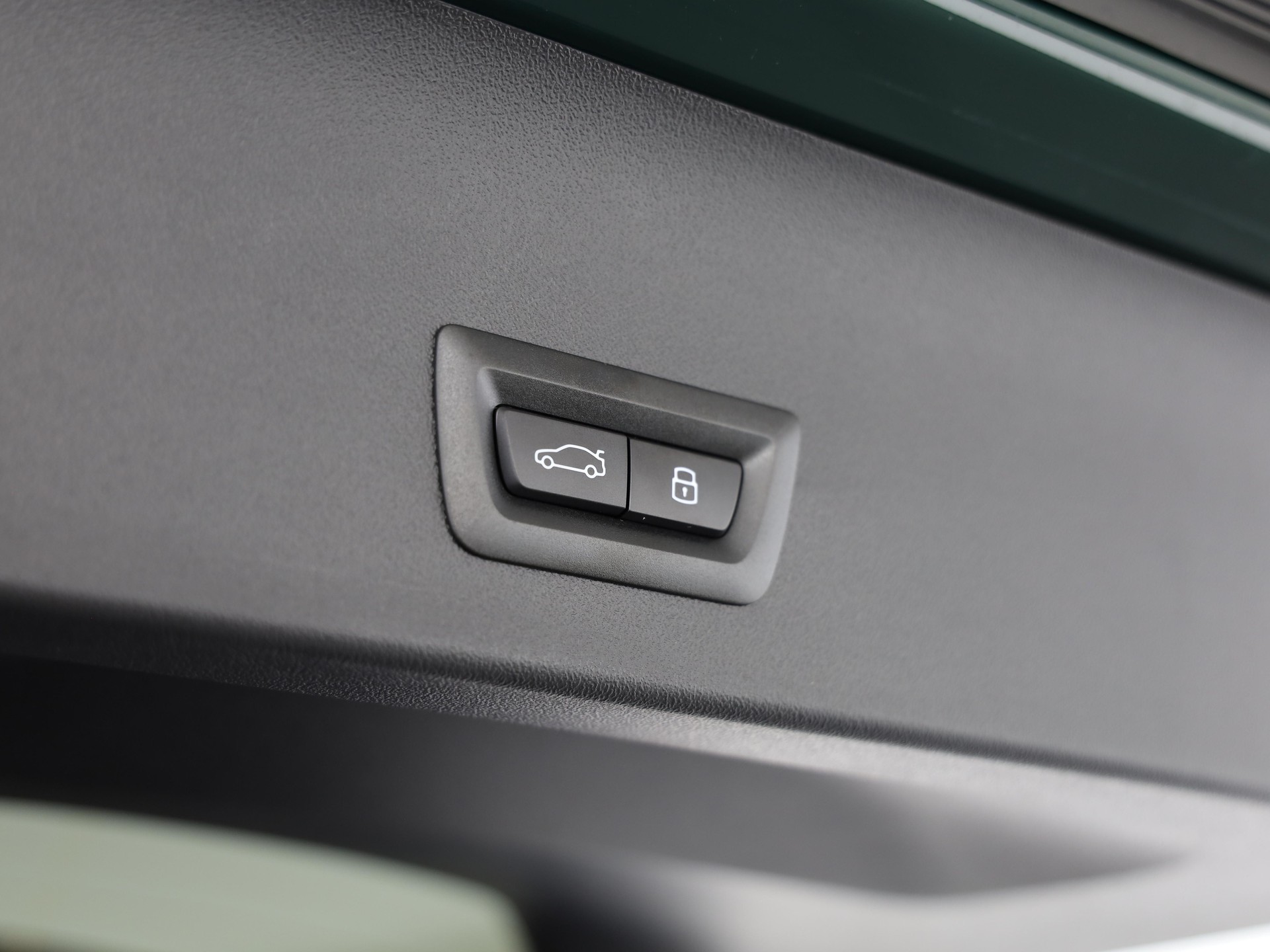 BMW X3 M50i-image-11