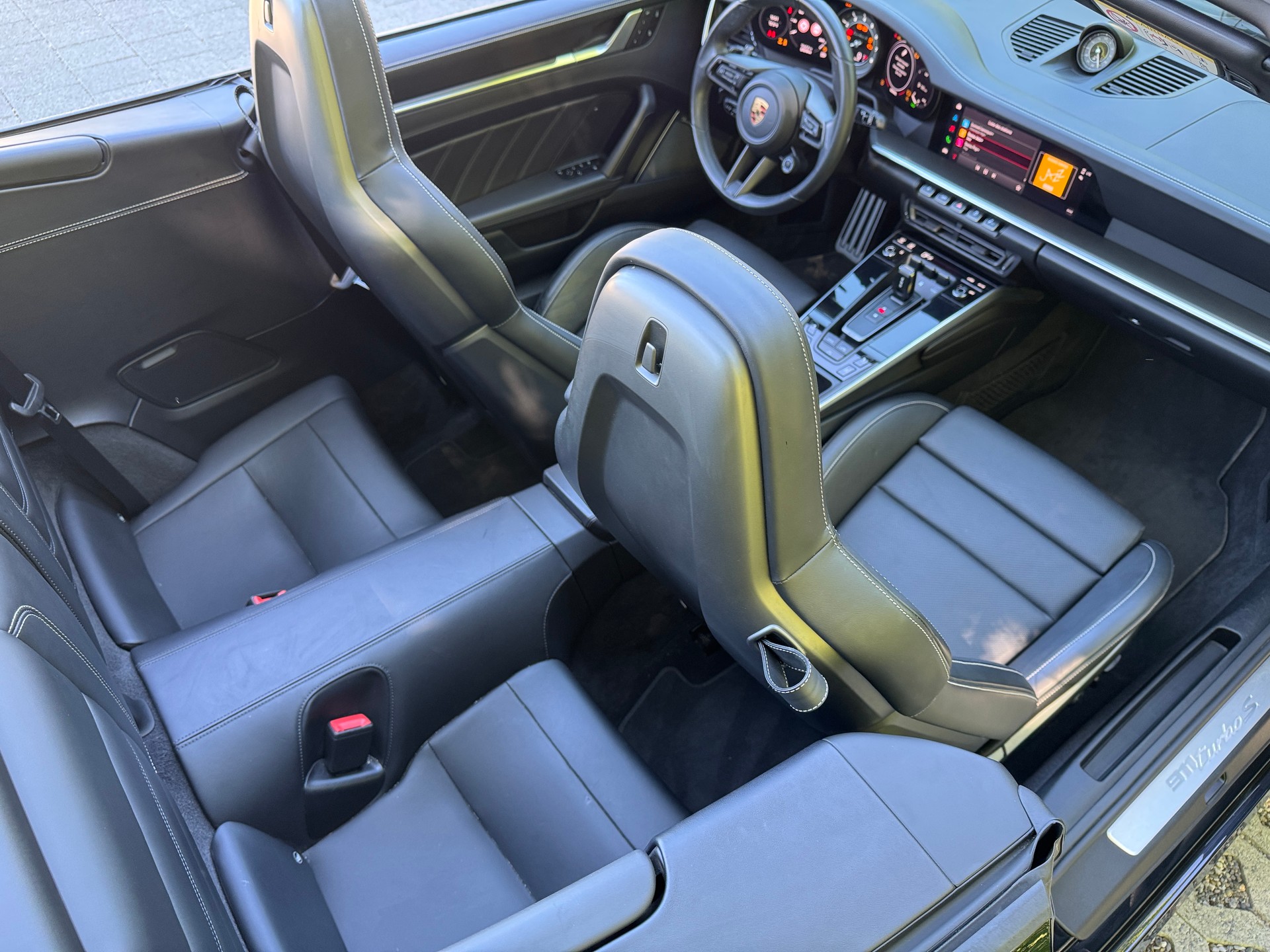 PORSCHE 911 Turbo S Cabriolet PDK-image-1