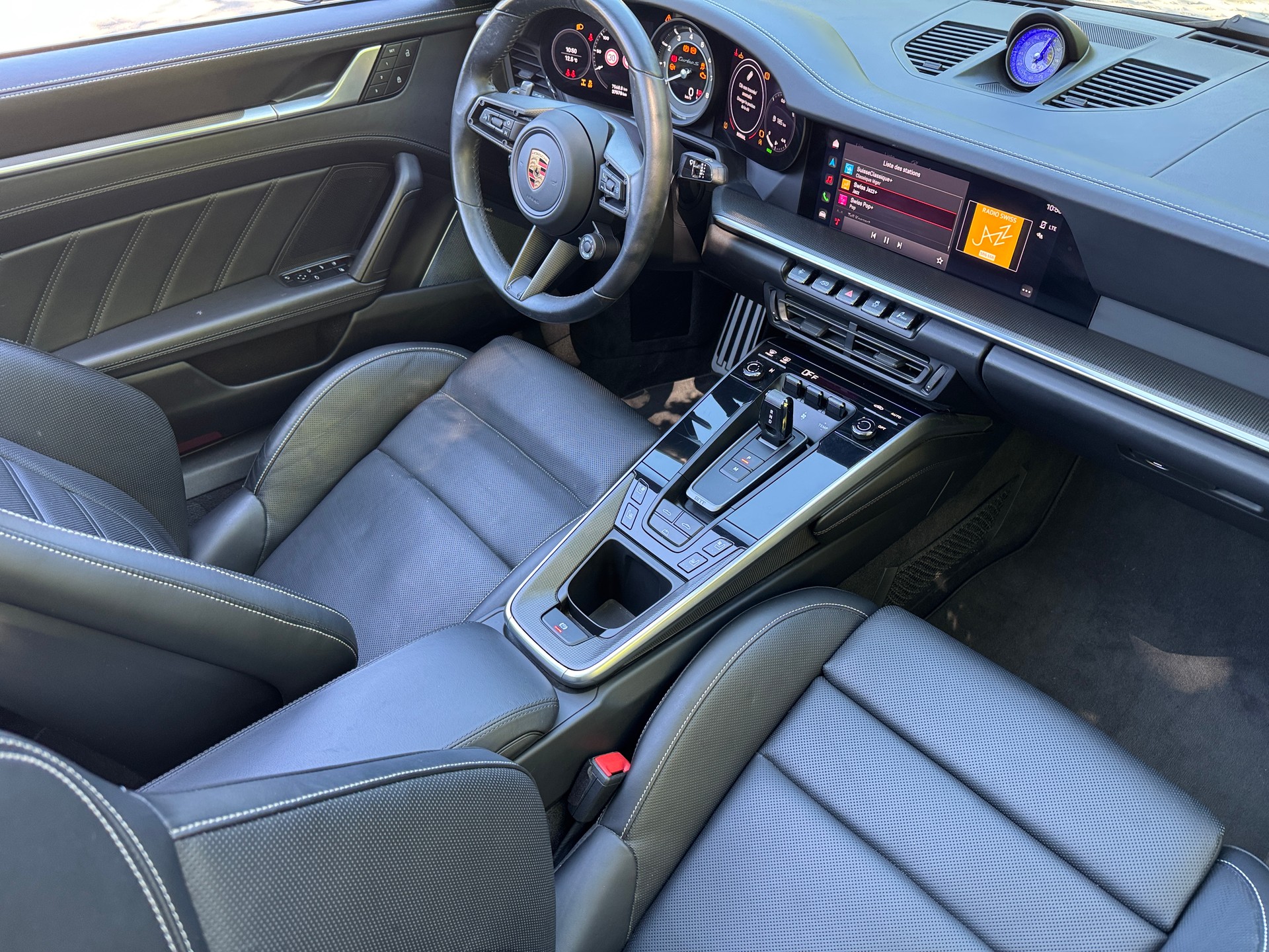PORSCHE 911 Turbo S Cabriolet PDK-image-2