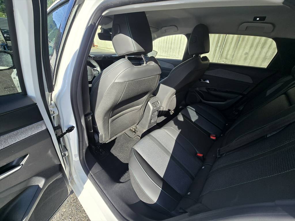 PEUGEOT 308 SW 1.5 BlueHDI Allure Pack EAT8-image-10