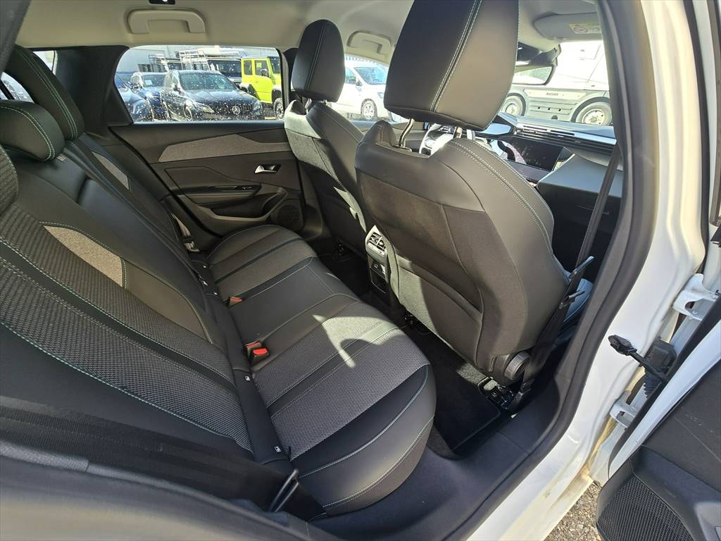 PEUGEOT 308 SW 1.5 BlueHDI Allure Pack EAT8-image-12