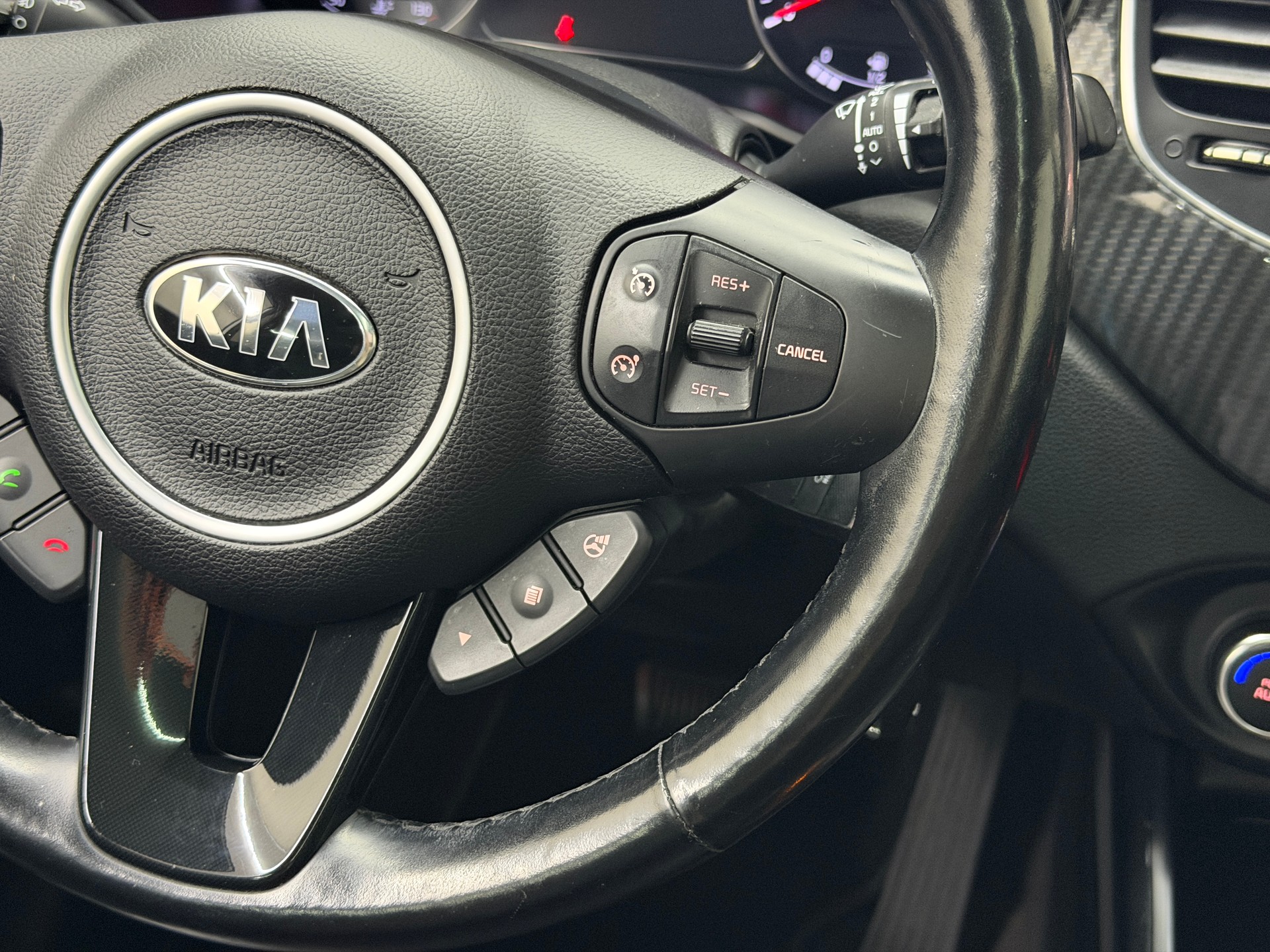 KIA Carens 1.7 CRDi Trend DCT-image-13
