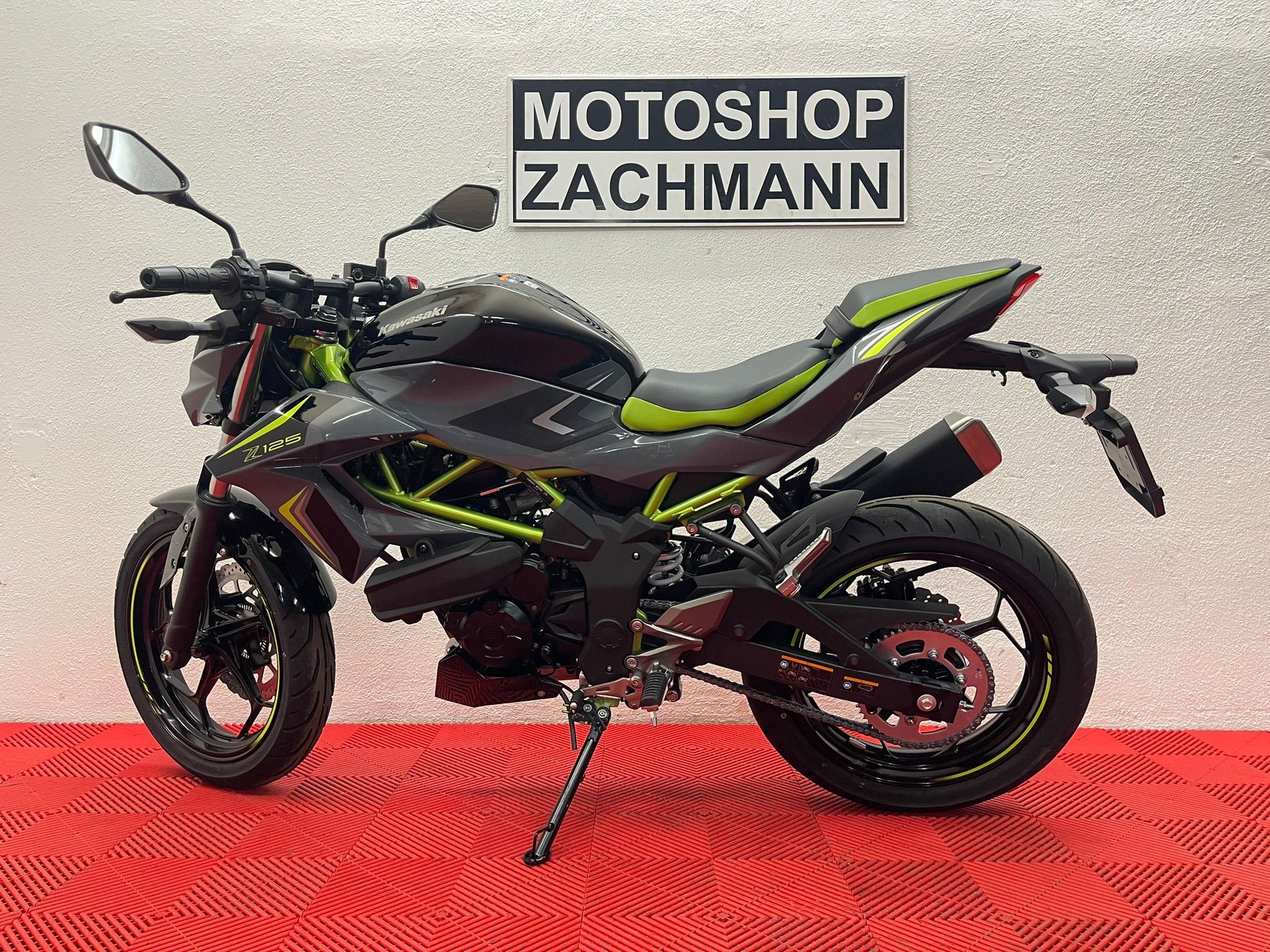 KAWASAKI NINJA 125-showroom-element-3