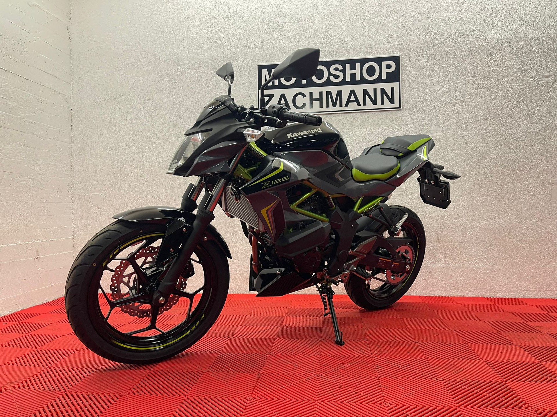 KAWASAKI NINJA 125-showroom-element-2