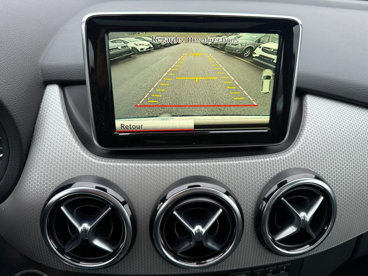 MERCEDES-BENZ B 220 Style 4Matic 7G-DCT-image-12