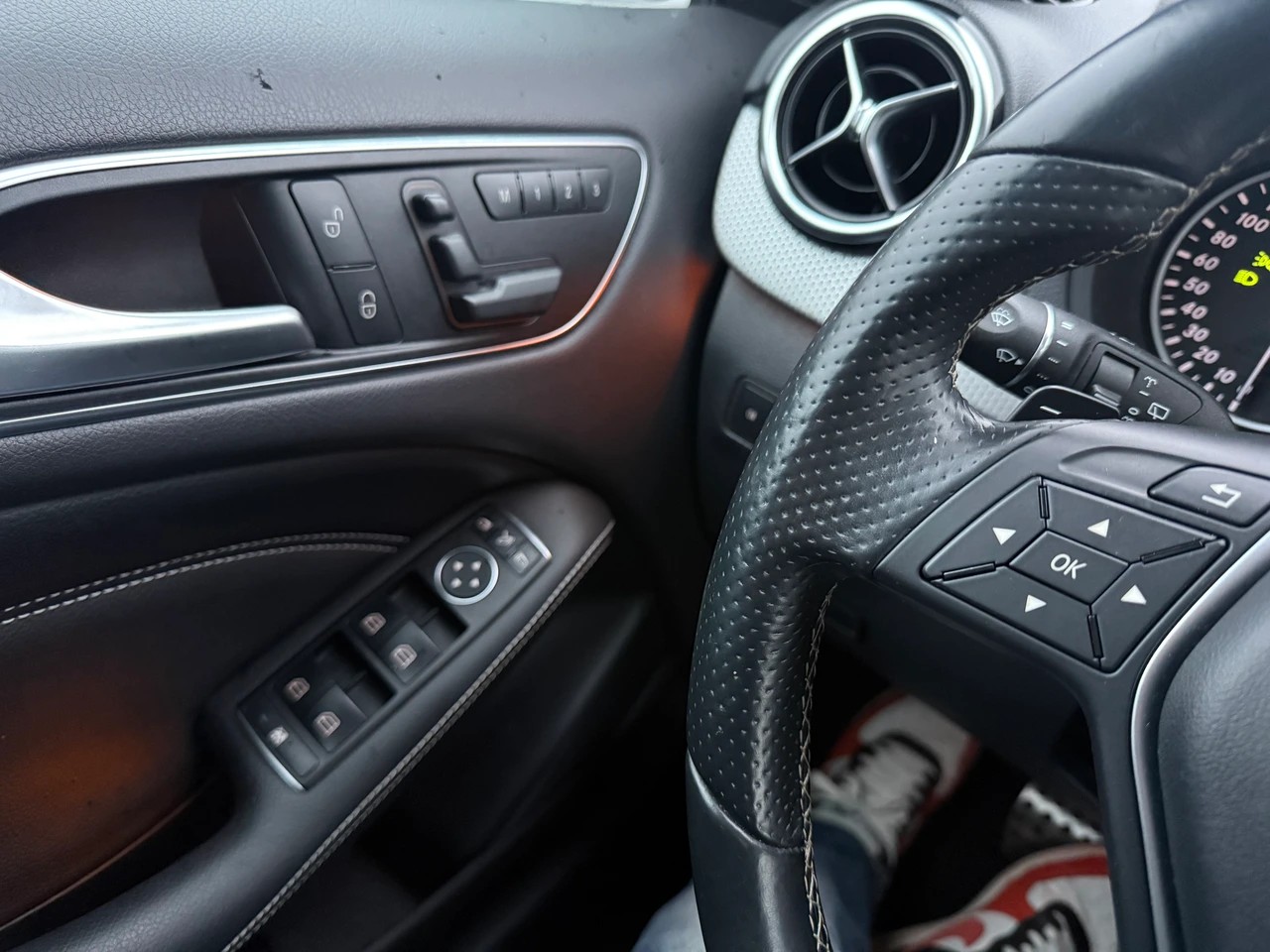 MERCEDES-BENZ B 220 Style 4Matic 7G-DCT-image-14