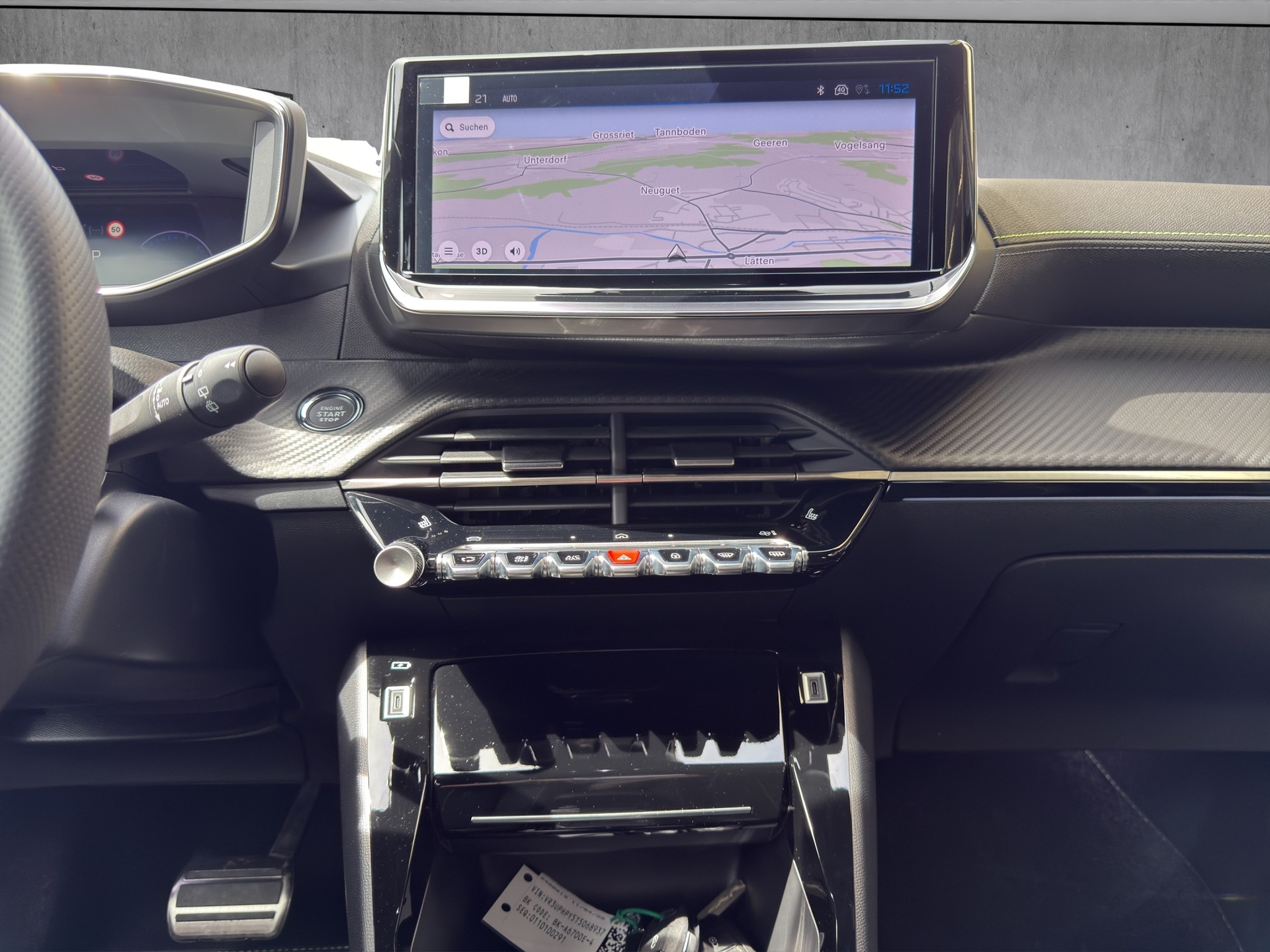 PEUGEOT 208 1.2 Hybrid 145 GT-image-14