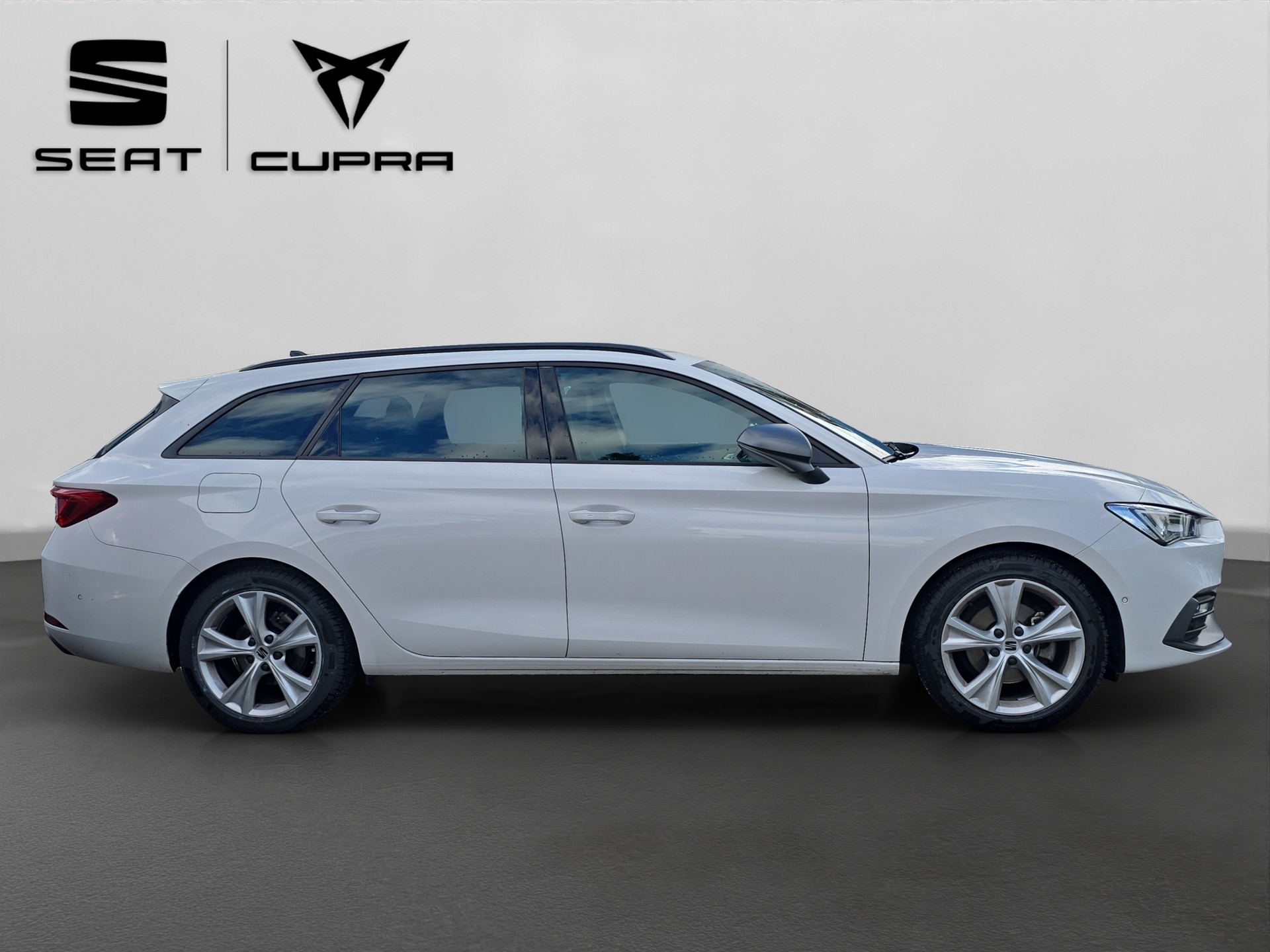 SEAT Leon ST 1.5 Eco TSI Hola FR-image-5