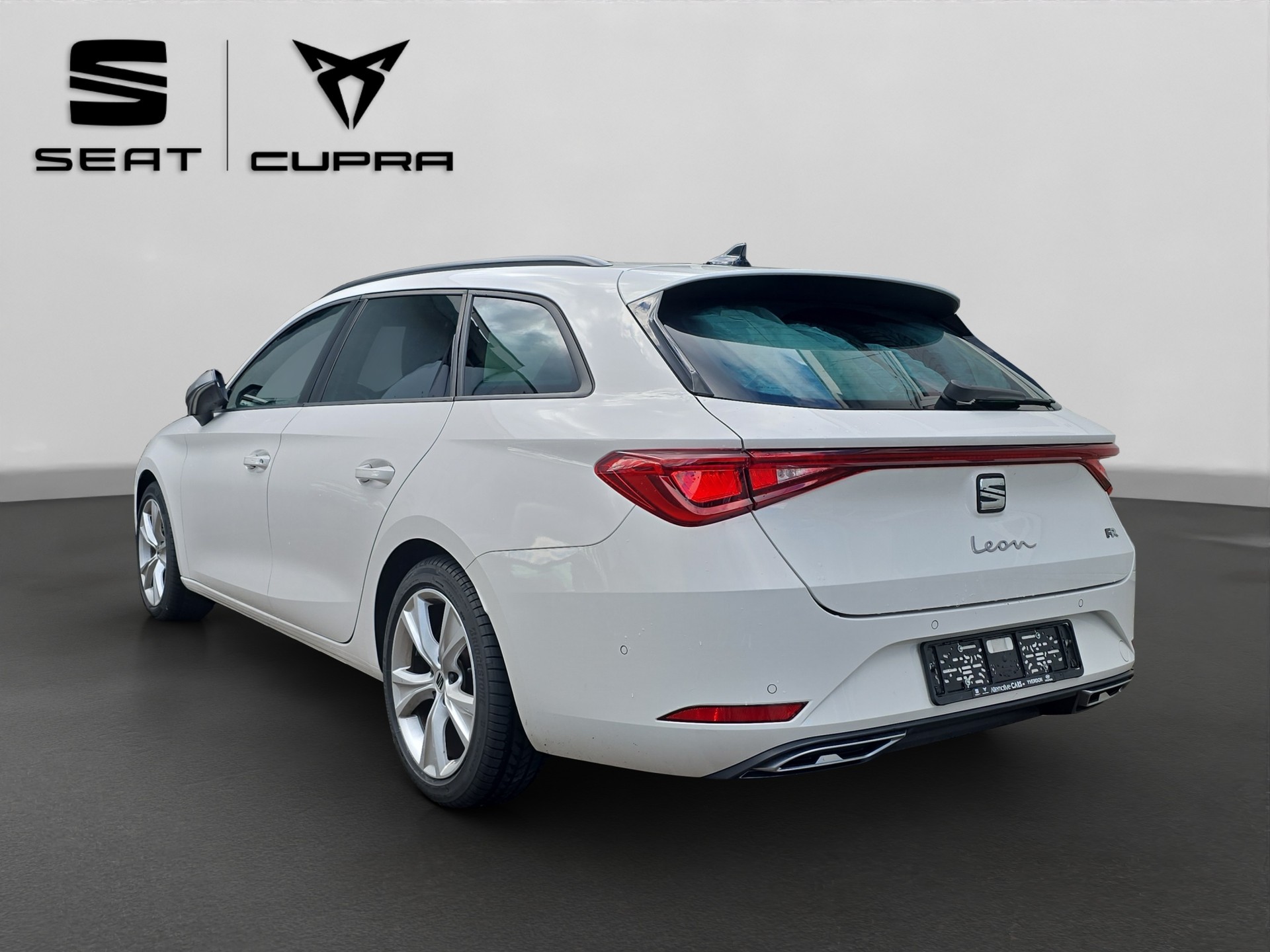 SEAT Leon ST 1.5 Eco TSI Hola FR-image-2