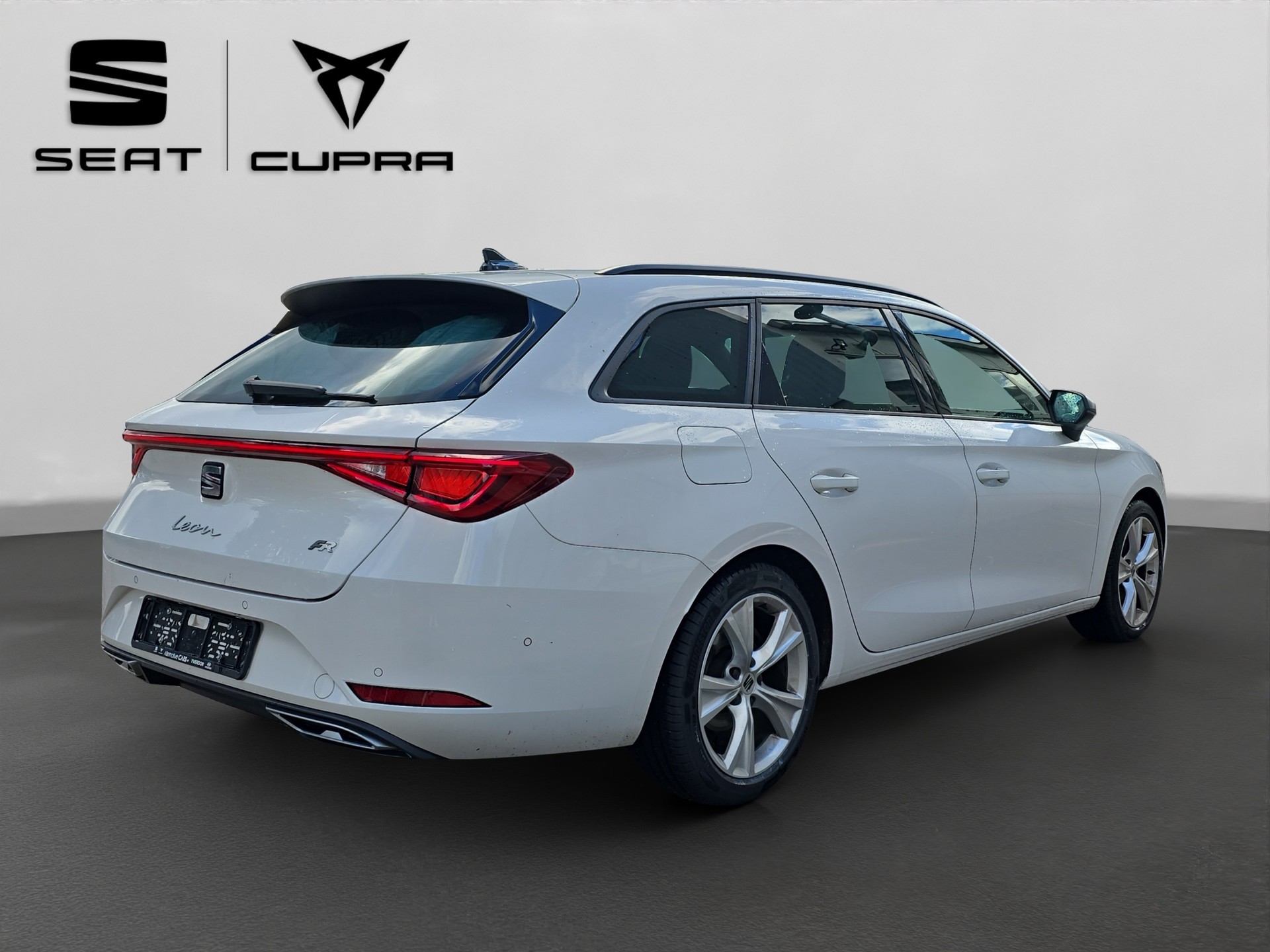 SEAT Leon ST 1.5 Eco TSI Hola FR-image-4