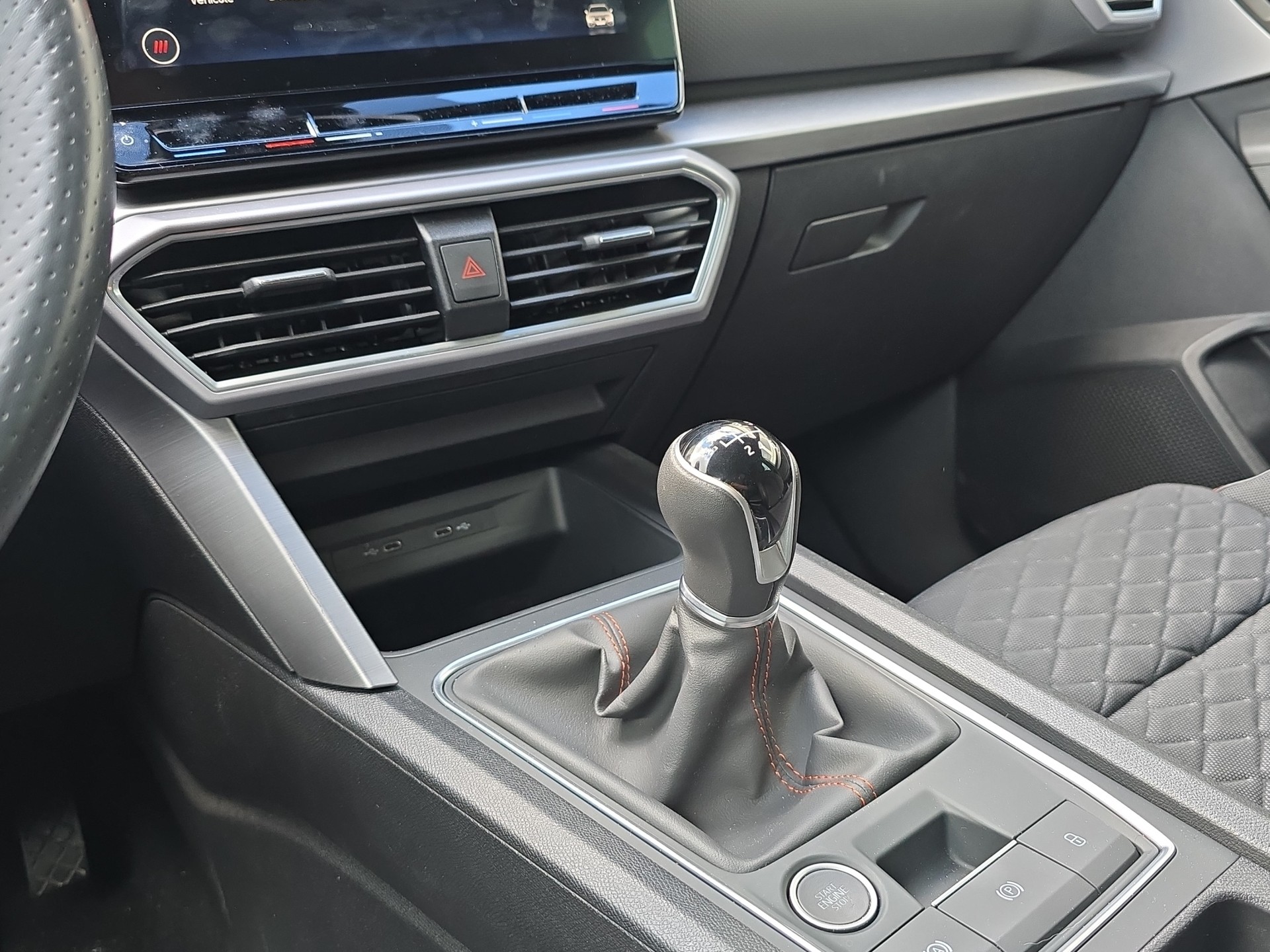 SEAT Leon ST 1.5 Eco TSI Hola FR-image-13