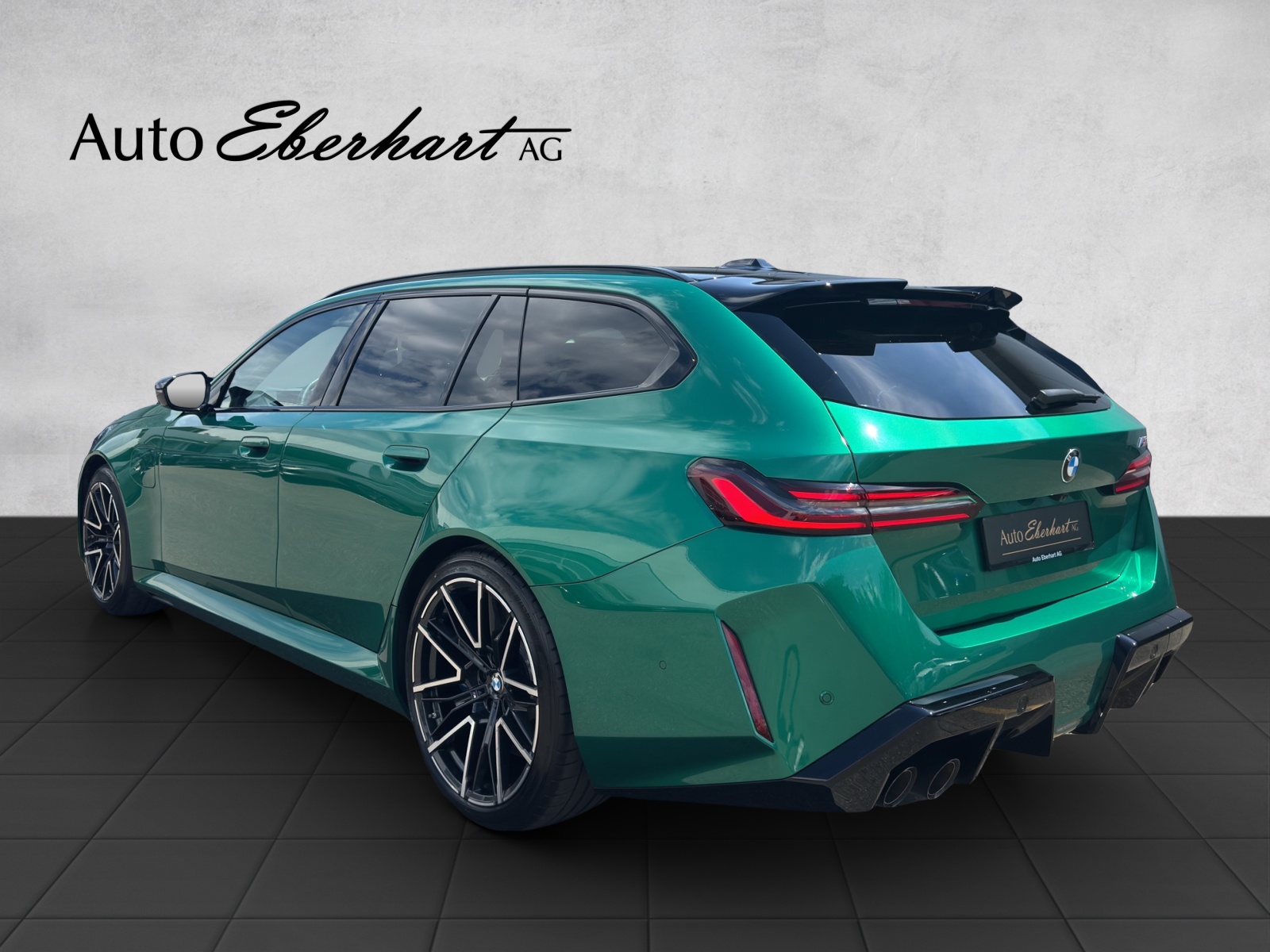 BMW M5 xDrive Touring-image-1