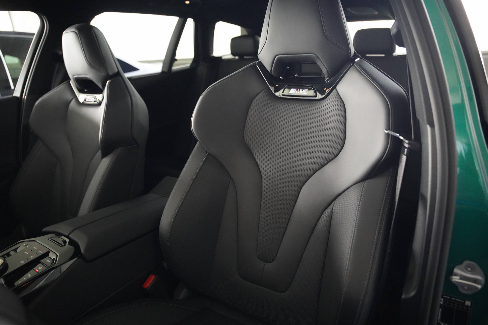 BMW M5 xDrive Touring-image-9