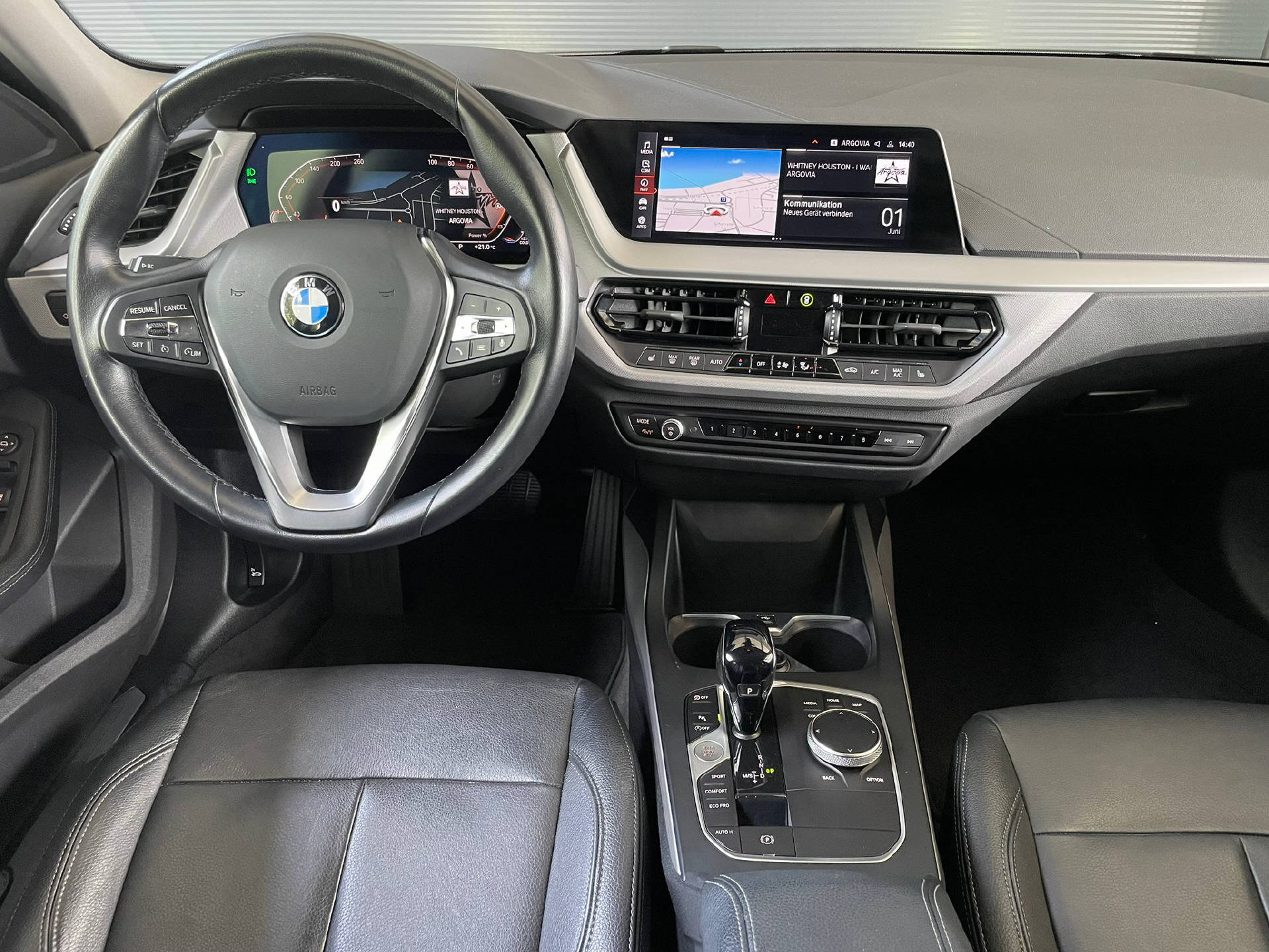 BMW 118i-image-6