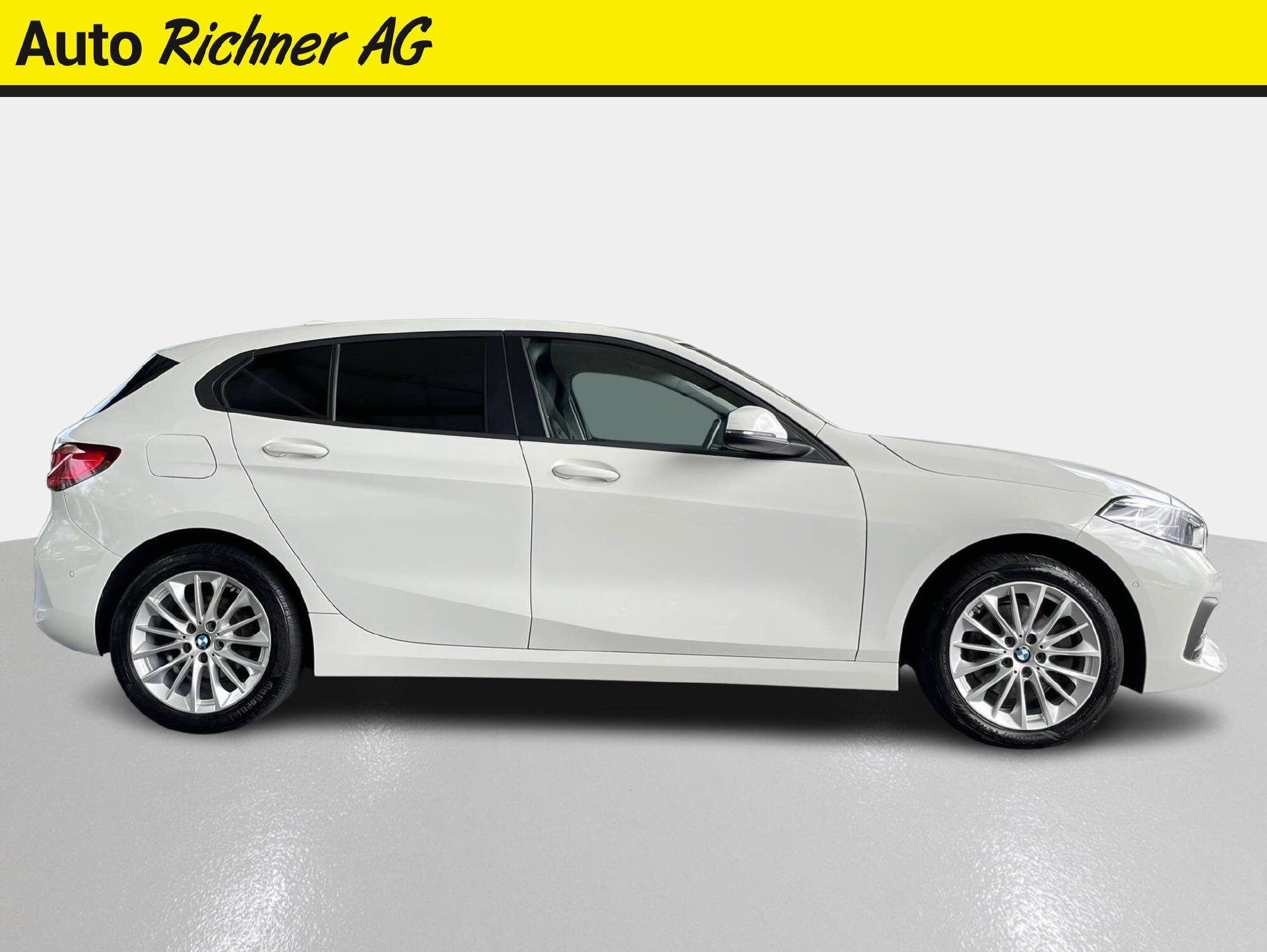 BMW 118i-image-2