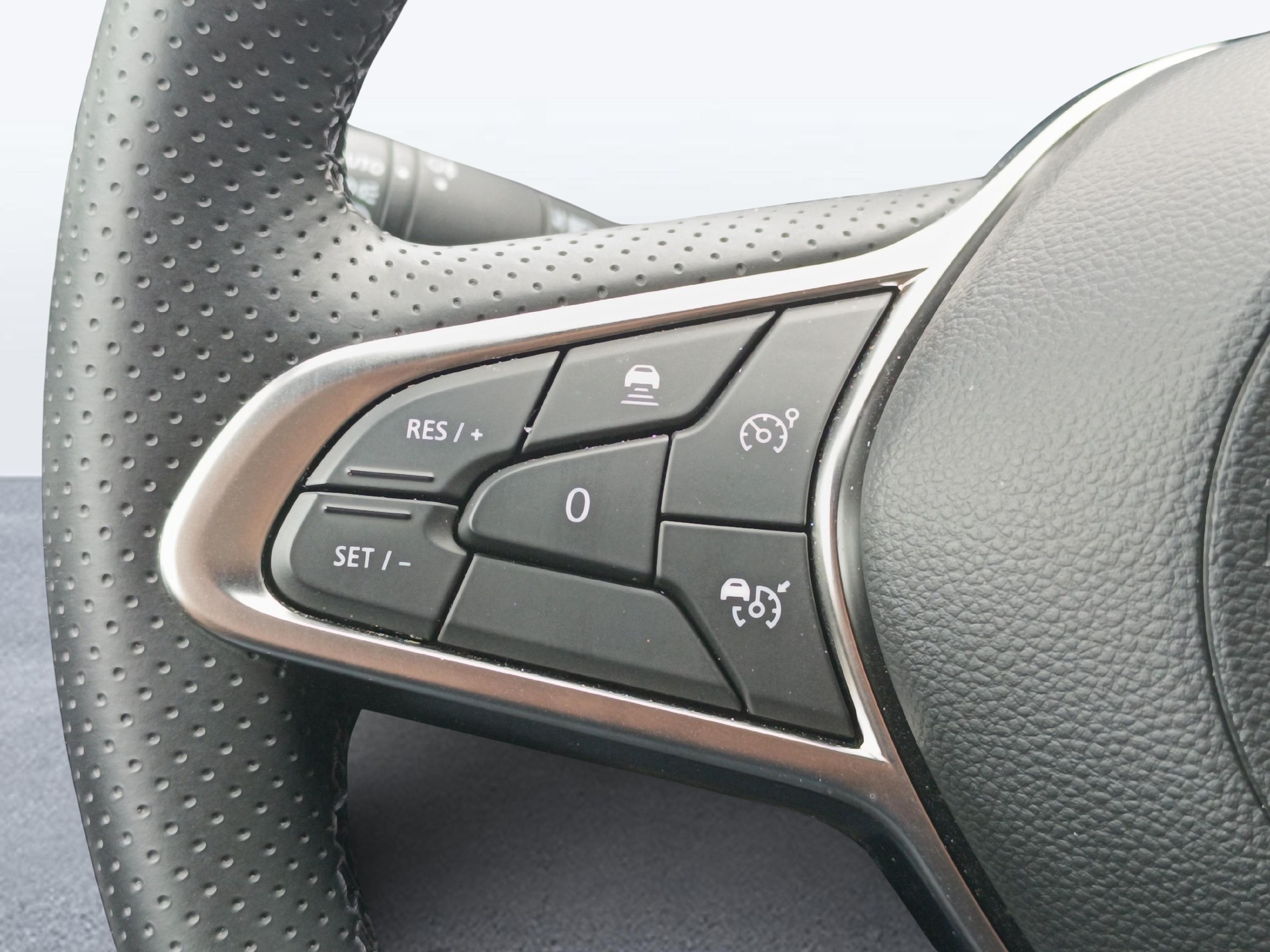 MITSUBISHI Colt 1.6 HEV Instyle-image-15