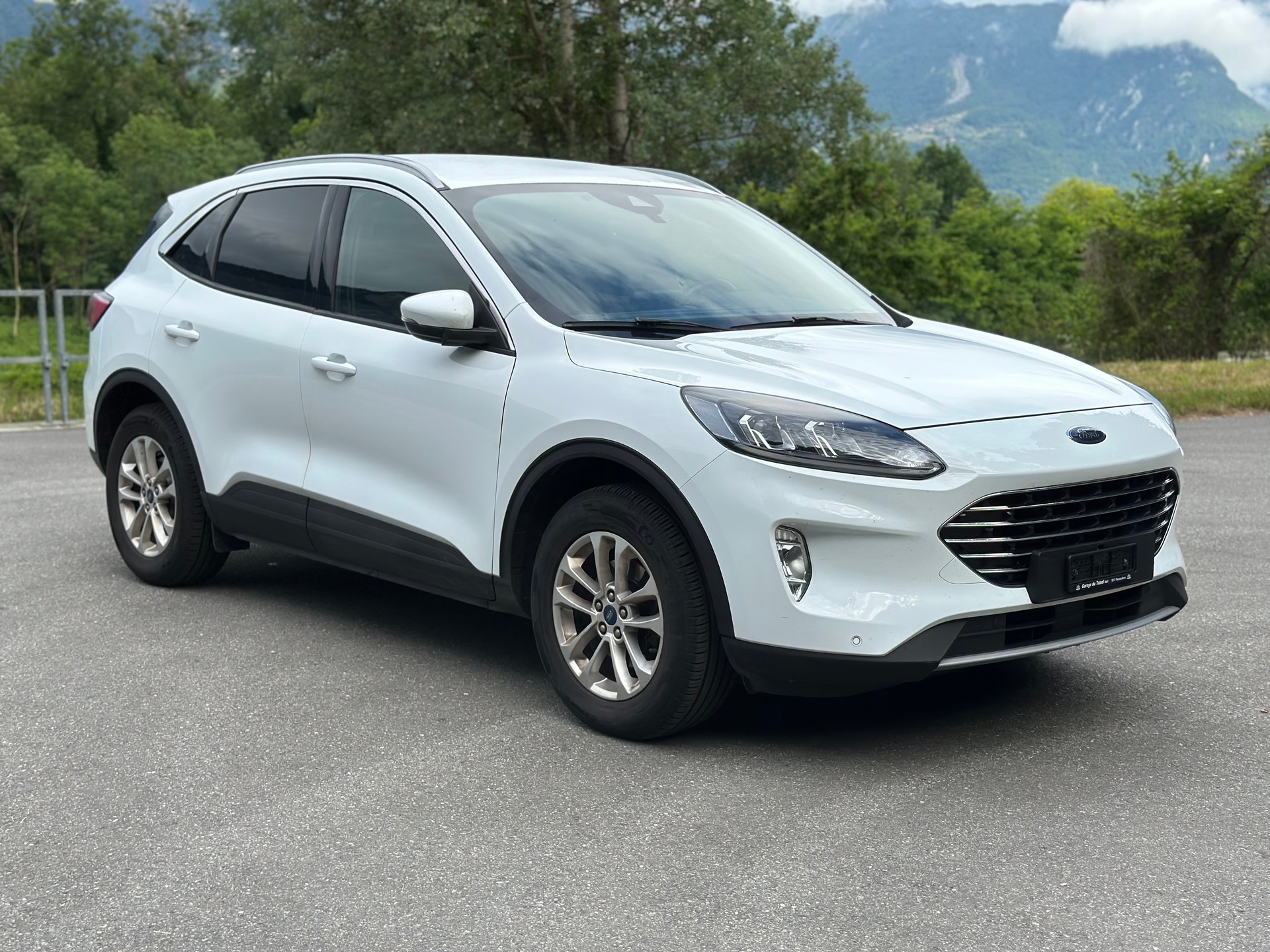 FORD Kuga 2.5 FHEV Titanium 4WD-image-0