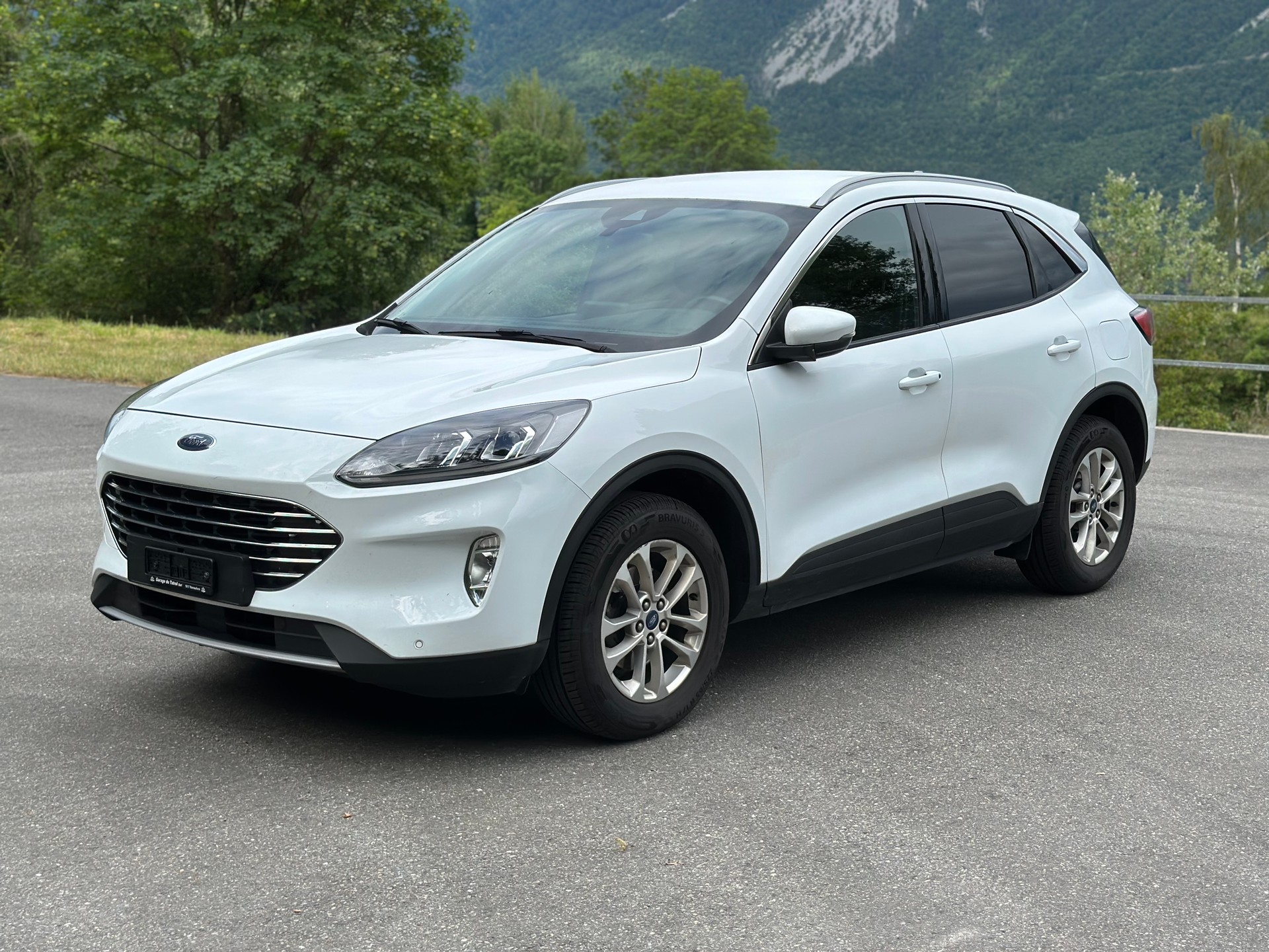 FORD Kuga 2.5 FHEV Titanium 4WD-image-4