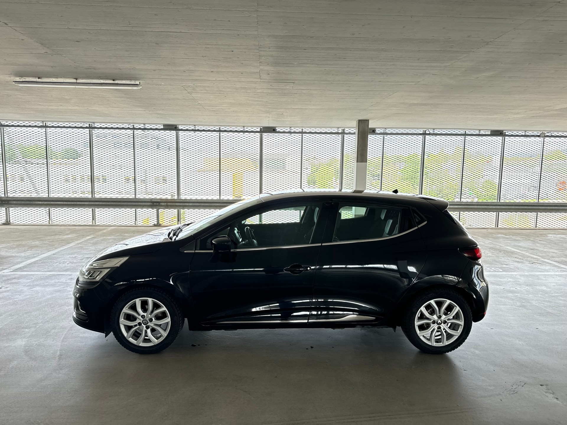 RENAULT Clio 1.2 16V T Intens EDC-image-4