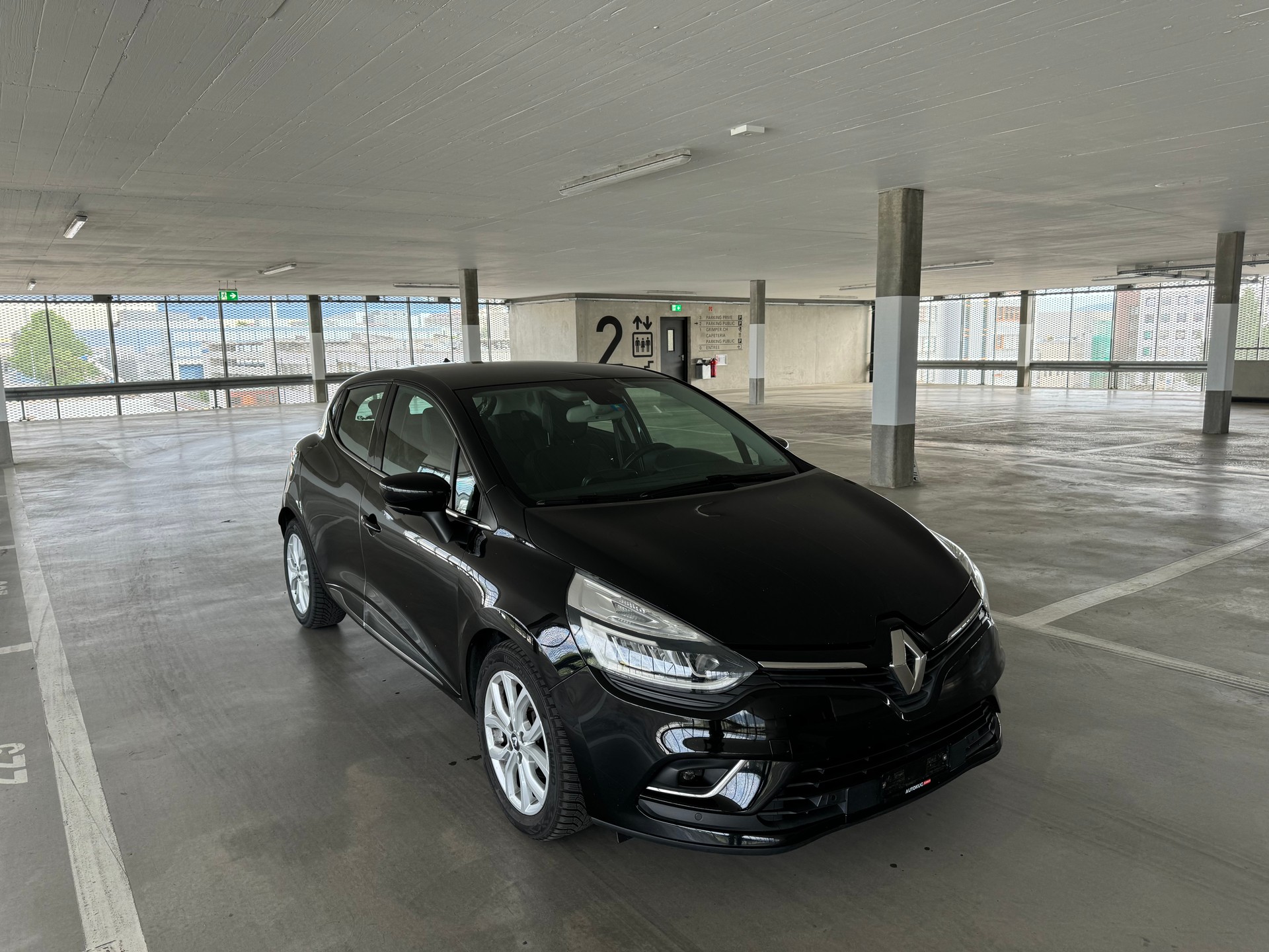 RENAULT Clio 1.2 16V T Intens EDC