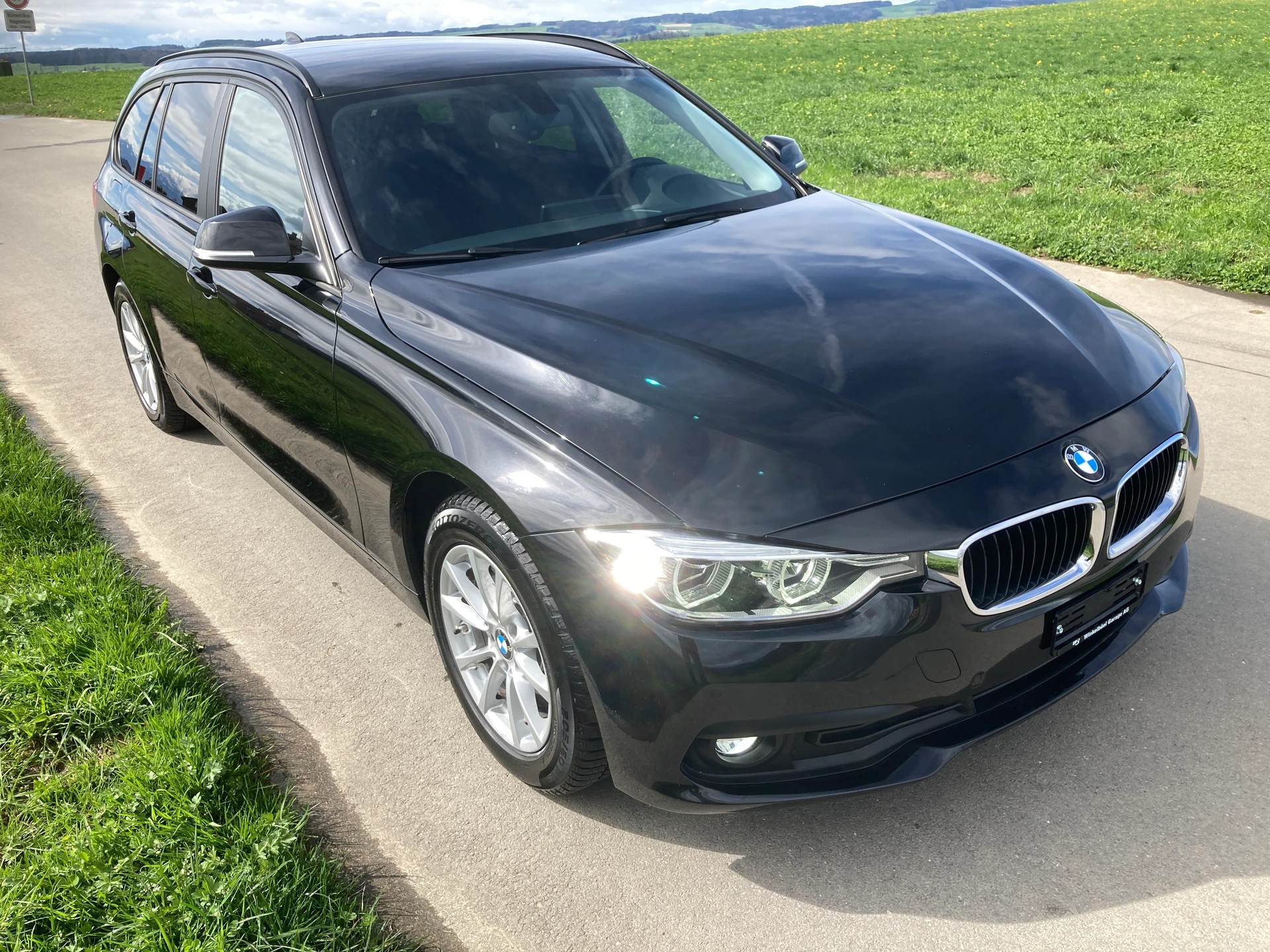 BMW 318d Touring Steptronic-image-1