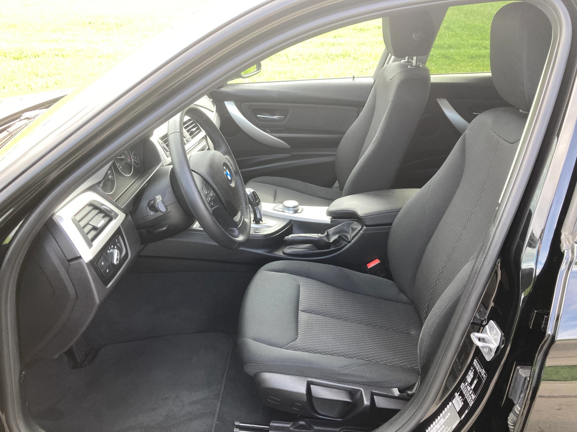 BMW 318d Touring Steptronic-image-7