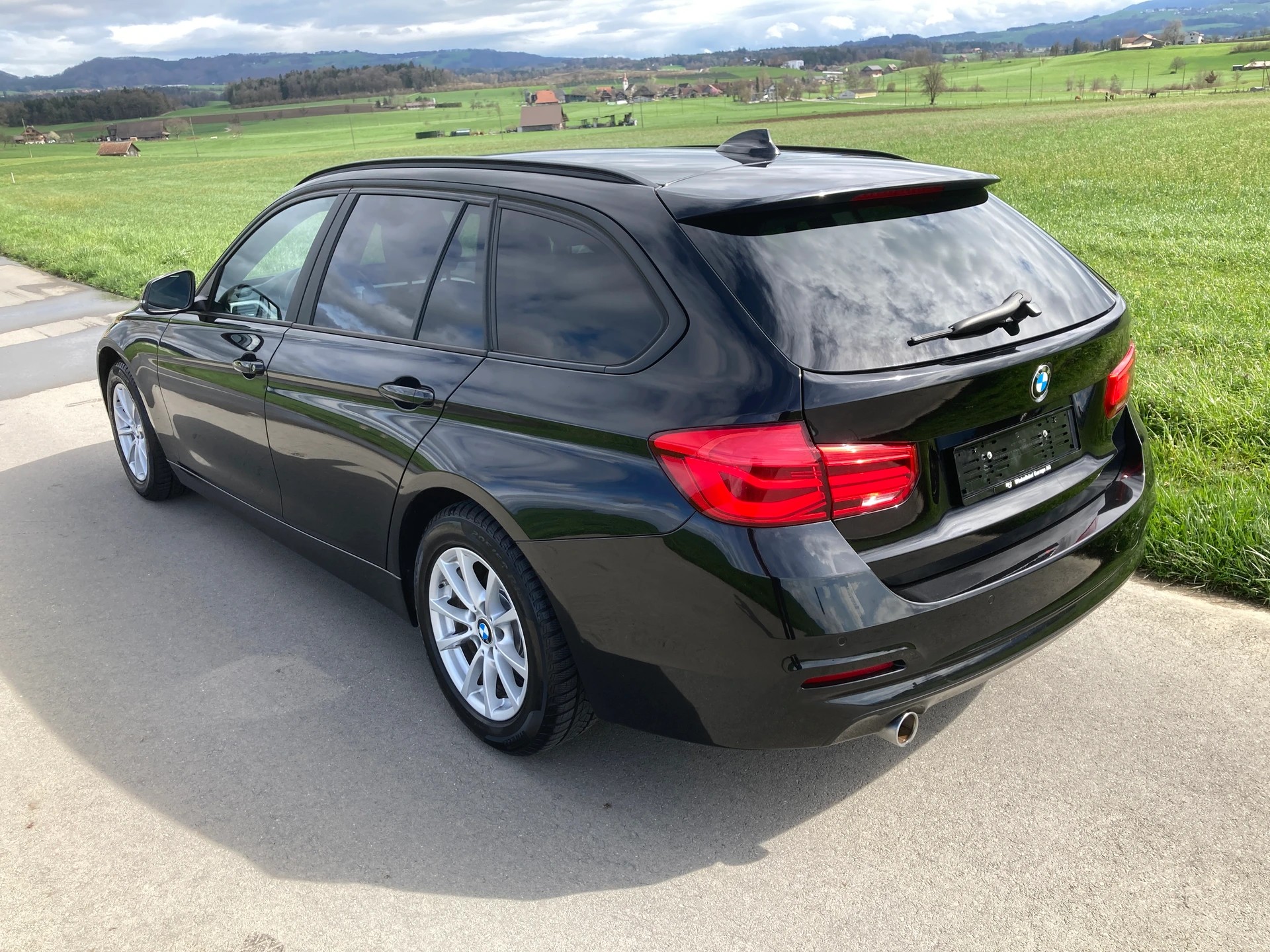 BMW 318d Touring Steptronic-image-3