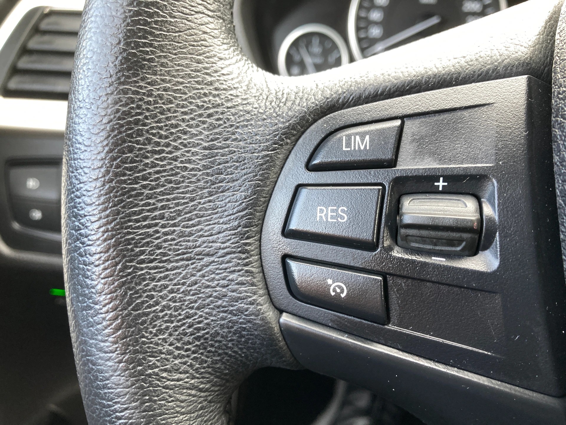 BMW 318d Touring Steptronic-image-13
