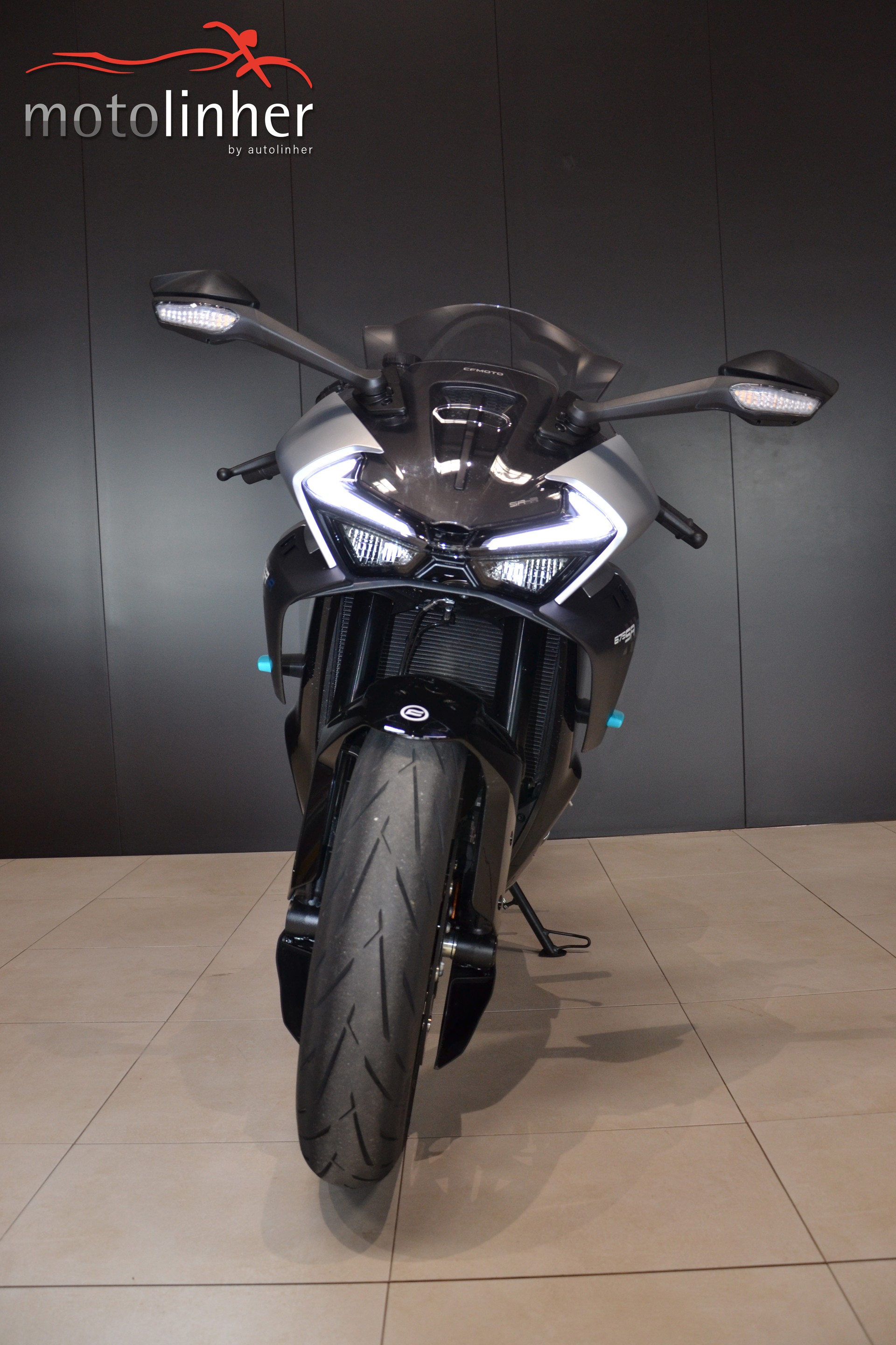 CF MOTO 675 SR-R