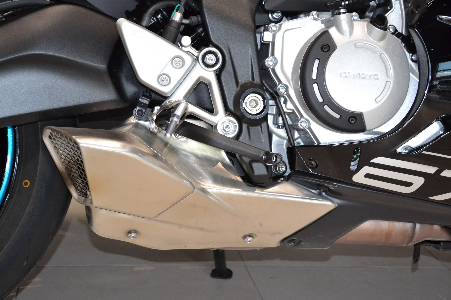 CF MOTO 675 SR-R-image-6