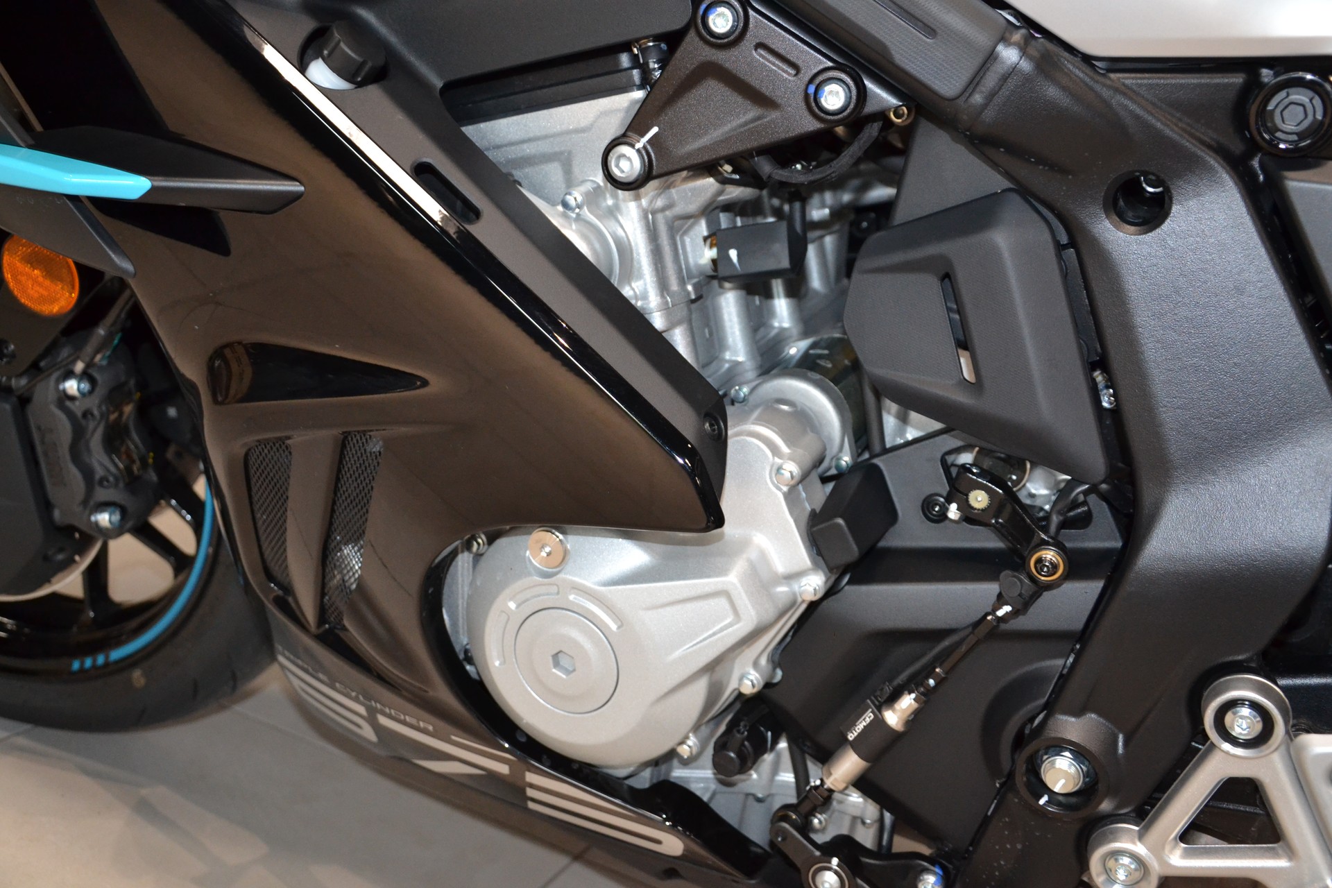 CF MOTO 675 SR-R-image-9