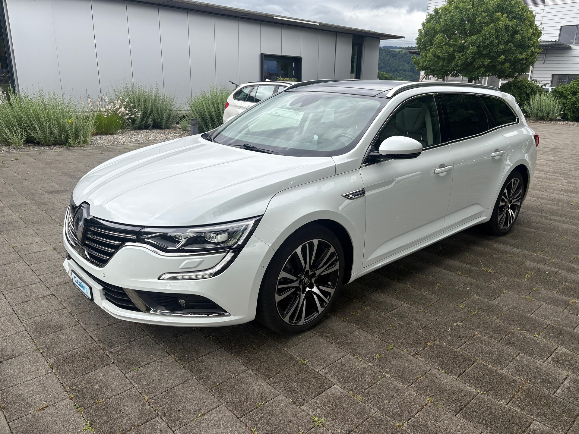 RENAULT Talisman Grandtour 1.8 TCe Initiale EDC-image-1