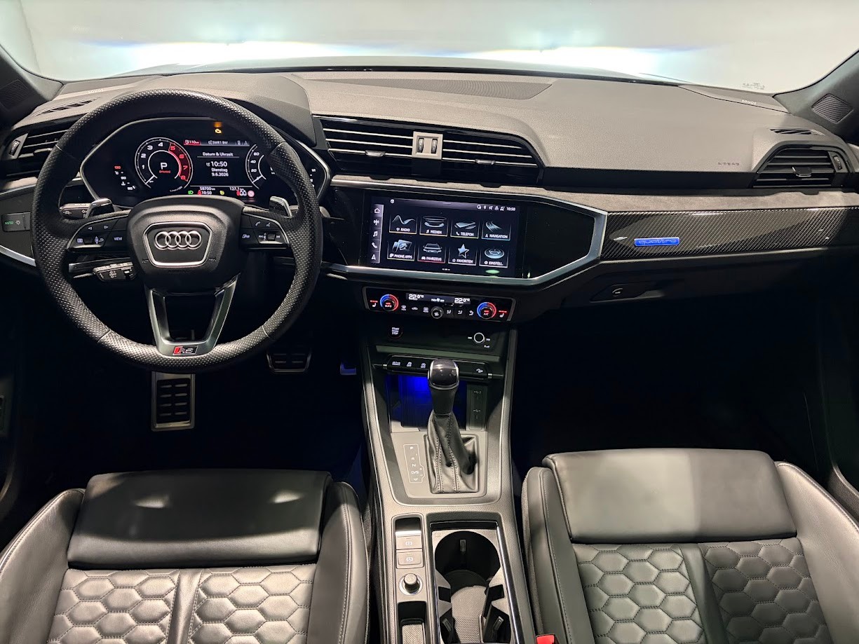 AUDI RS Q3 2.5 TFSI quattro S tronic-image-11