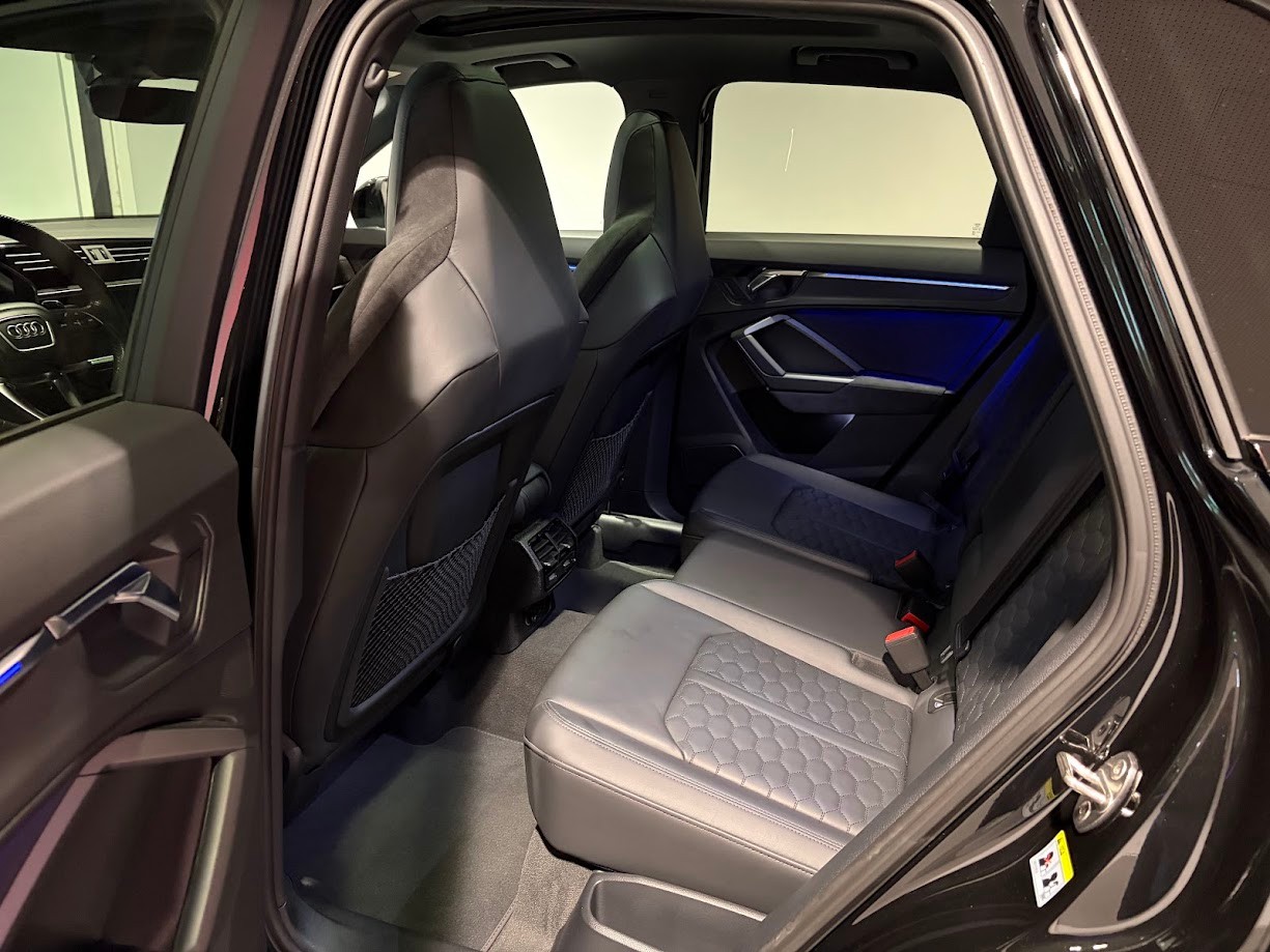 AUDI RS Q3 2.5 TFSI quattro S tronic-image-4