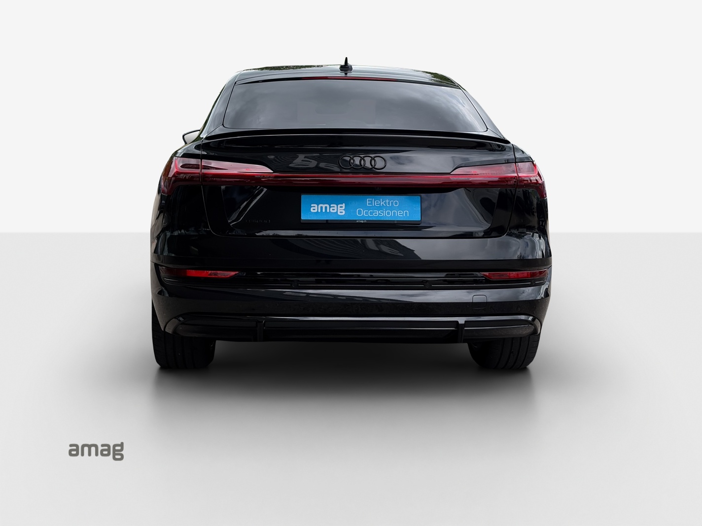 AUDI e-tron 55 Sportback S Line Black Edition quattro-image-4