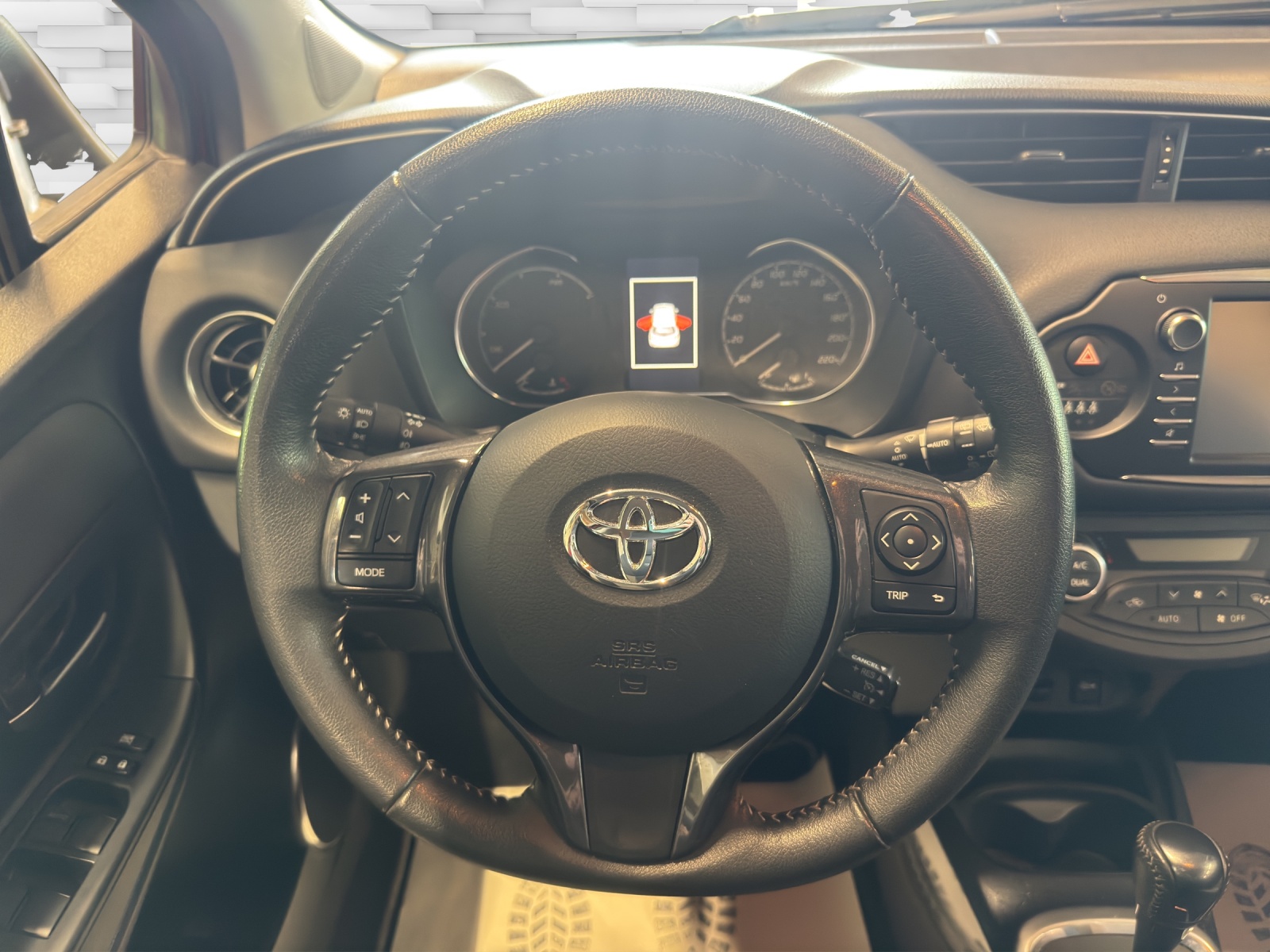 TOYOTA Yaris 1.5 VVT-i Hybrid Y20 e-CVT-image-11