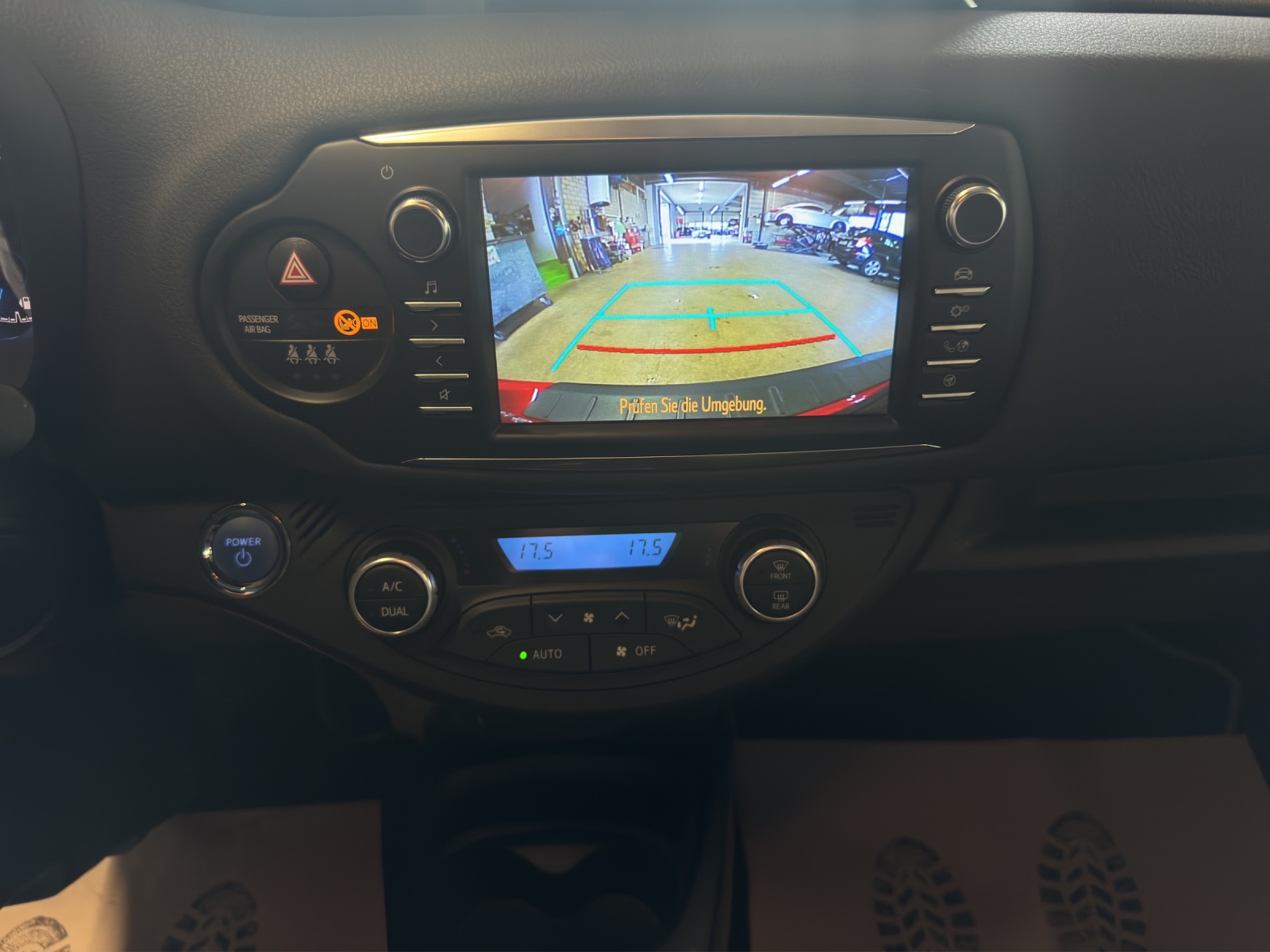 TOYOTA Yaris 1.5 VVT-i Hybrid Y20 e-CVT-image-13