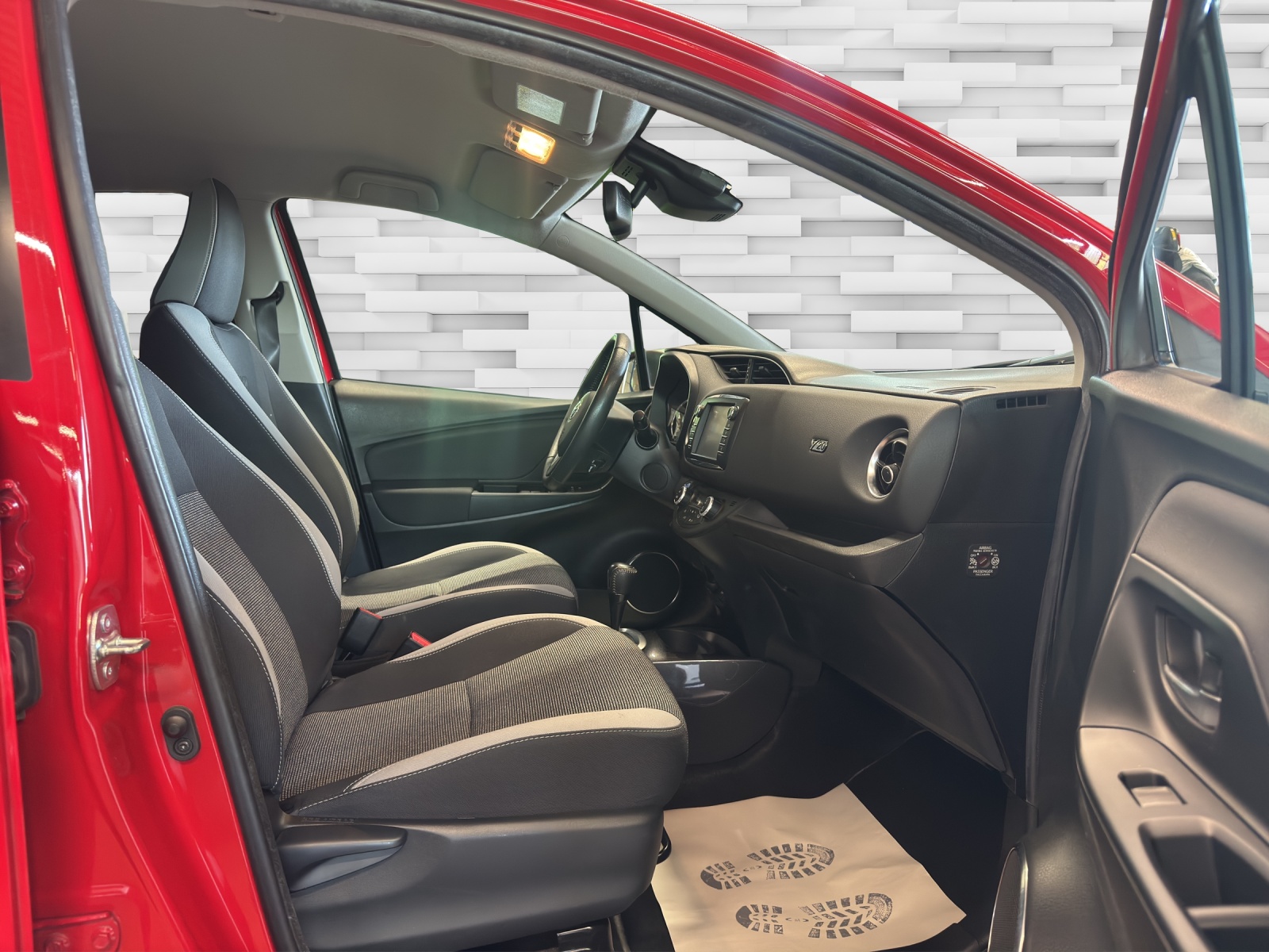 TOYOTA Yaris 1.5 VVT-i Hybrid Y20 e-CVT-image-8