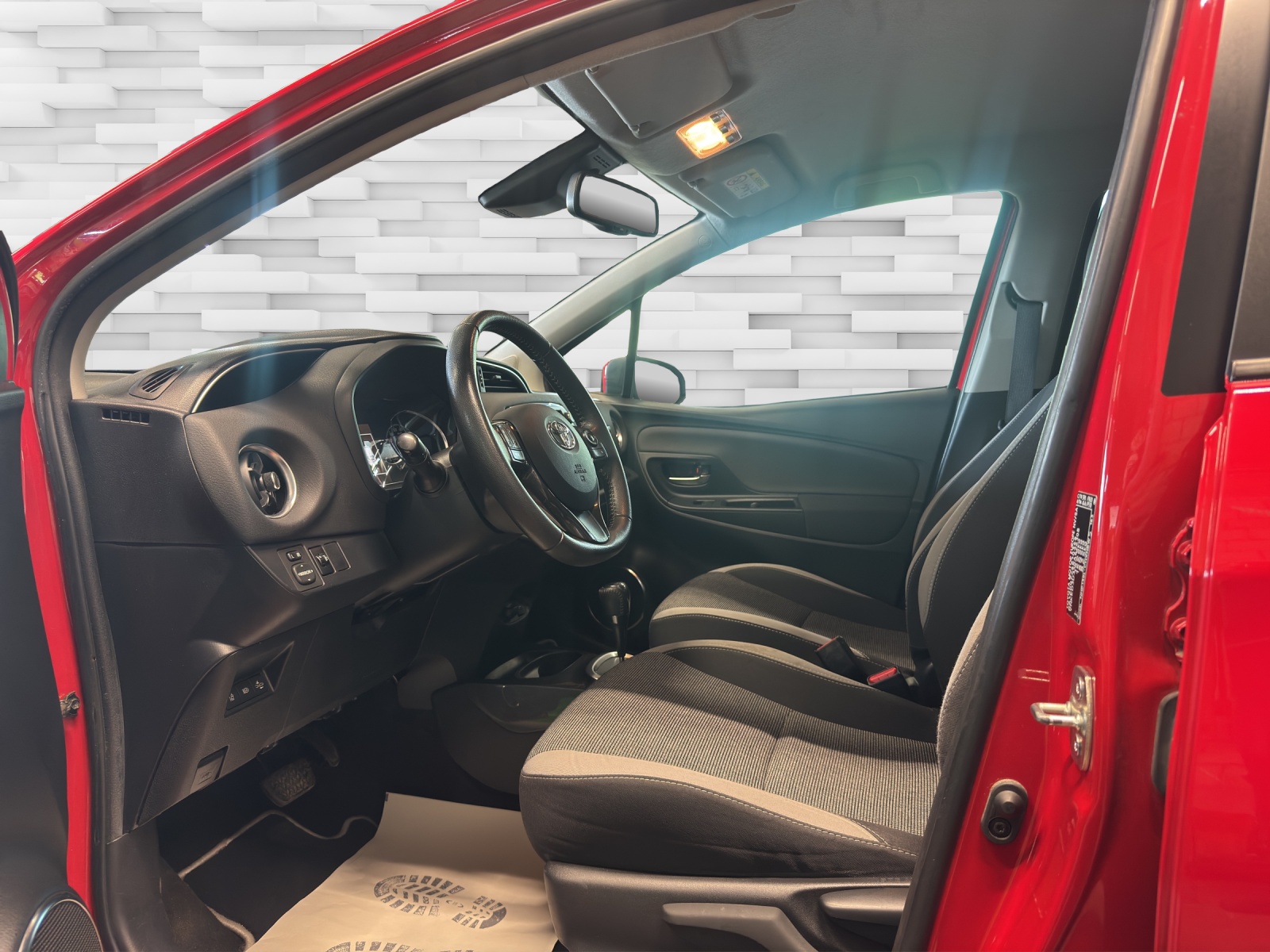 TOYOTA Yaris 1.5 VVT-i Hybrid Y20 e-CVT-image-6