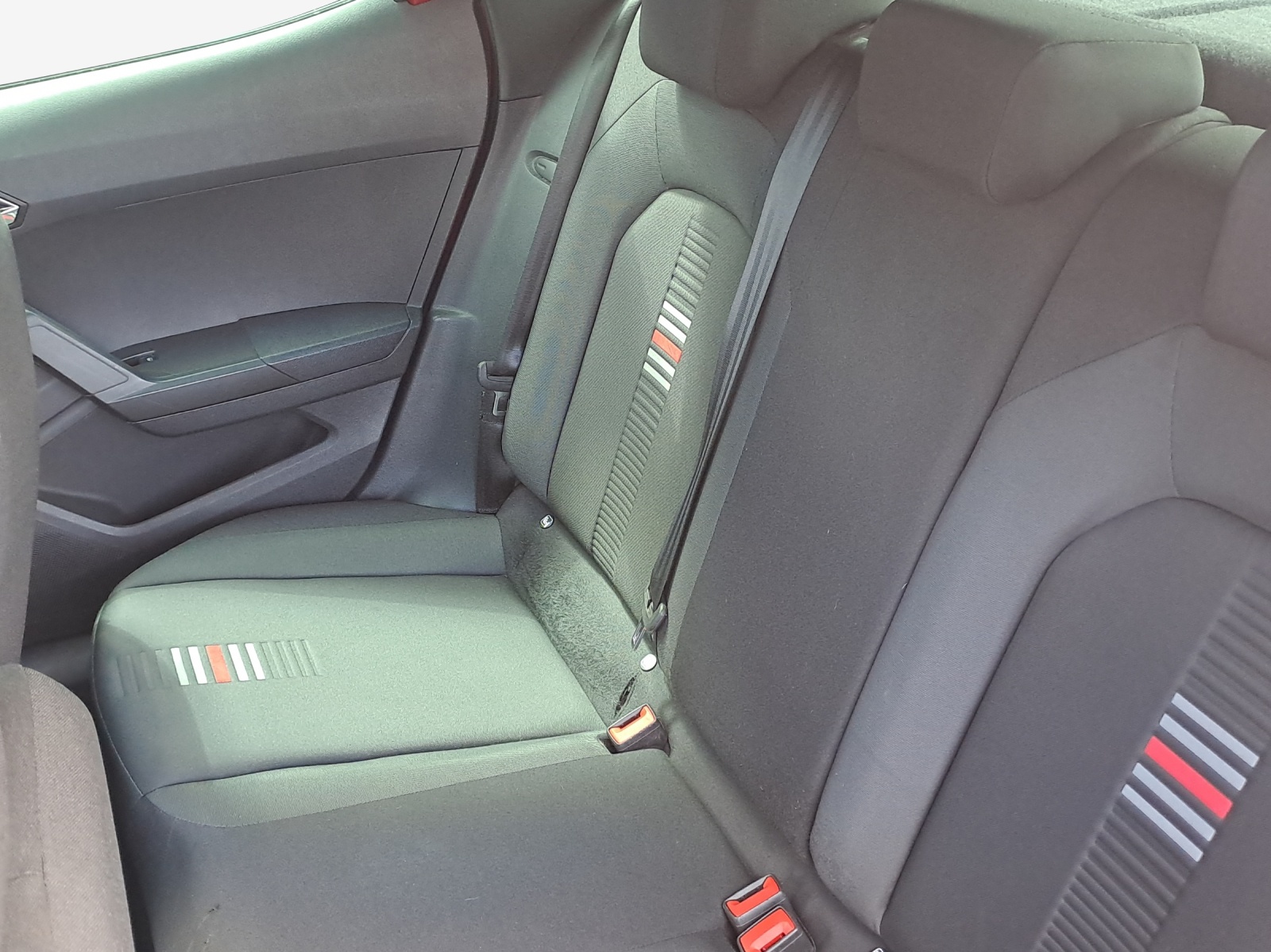 SEAT Arona 1.0 TSI Eco FR DSG-image-11