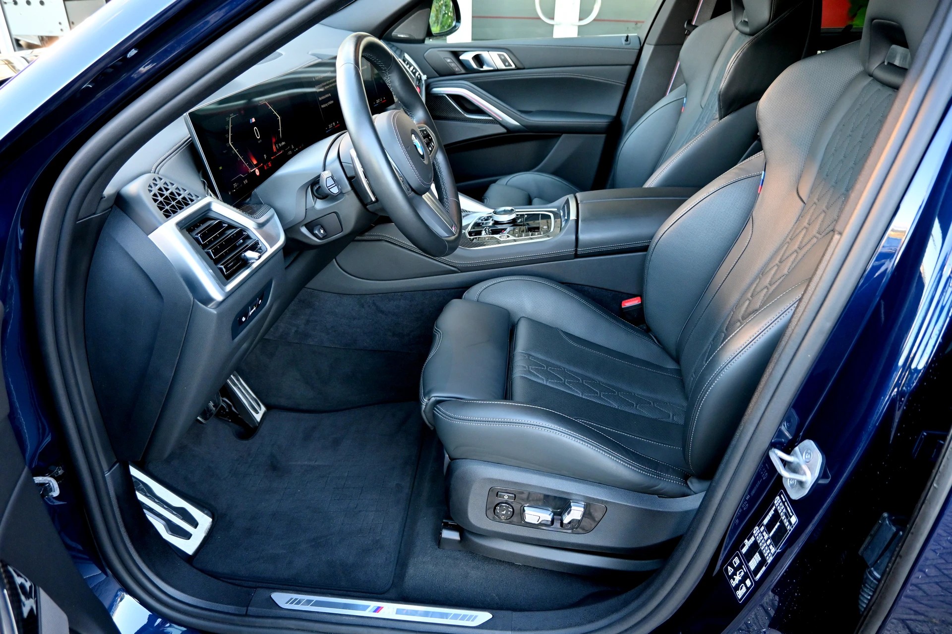 BMW X6 xDrive 48V 40d M Sport Pro Steptronic (CH Auto) Voll-Ausstattung-image-10